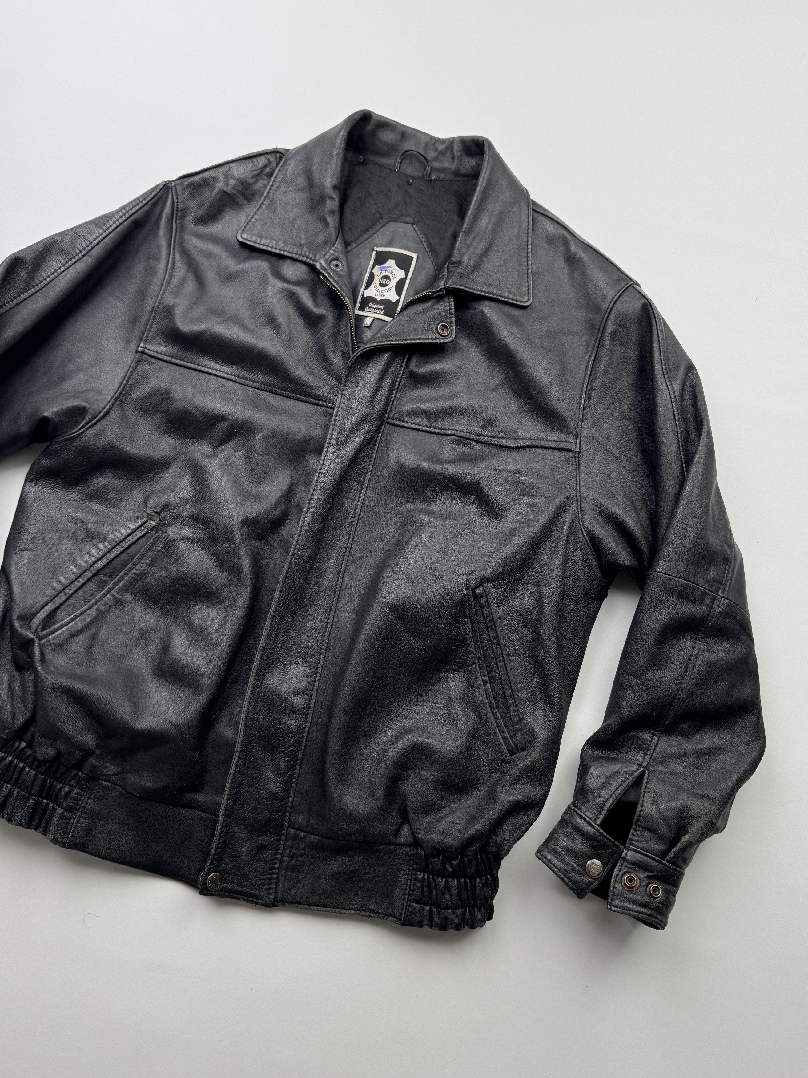 Japanese Brand Vintage Thrashed Leather Bomber Jacket B750(V507) Size US M / EU 48-50 / 2 - 3 Thumbnail