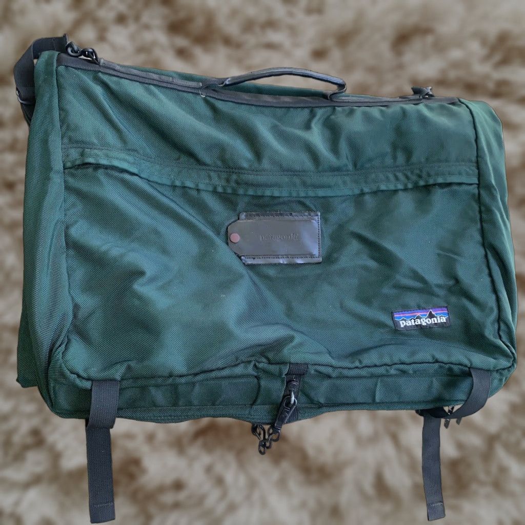 Patagonia Garment Bag Men Medium Nylon Green 2Way Travel Casual Business Used 20.4W 12.5H 3.5D Zip Solid