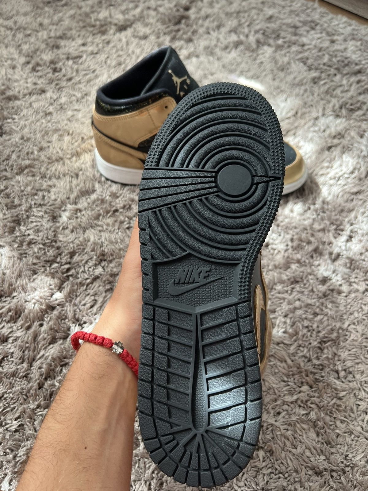 Nike Air Jordan 1 WMNS Gold Size US 8.5 / IT 38.5 - 7 Thumbnail