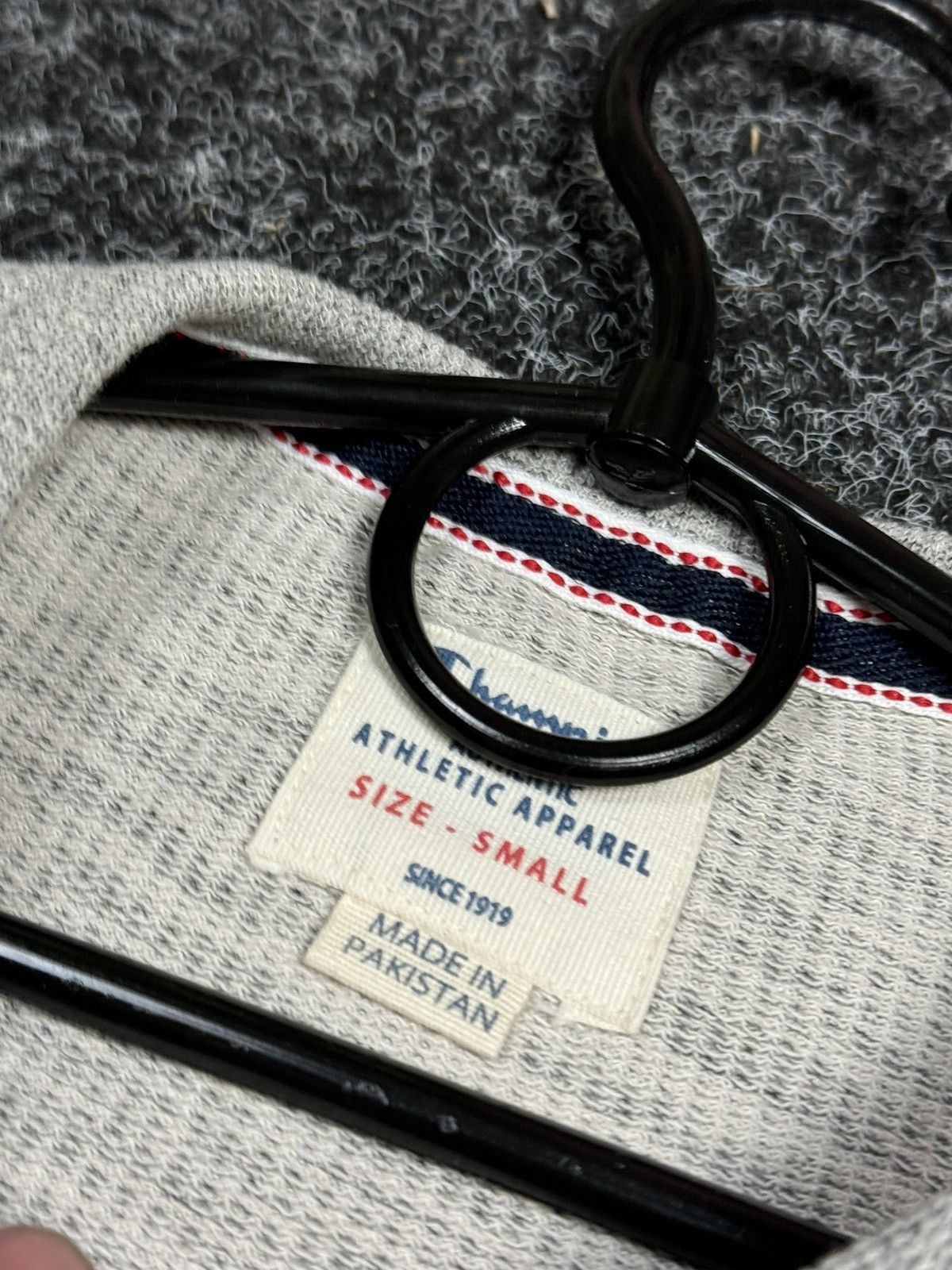 Champion Champion Authentic Athletics Apparel Size S USA style Size US S / EU 44-46 / 1 - 5 Thumbnail