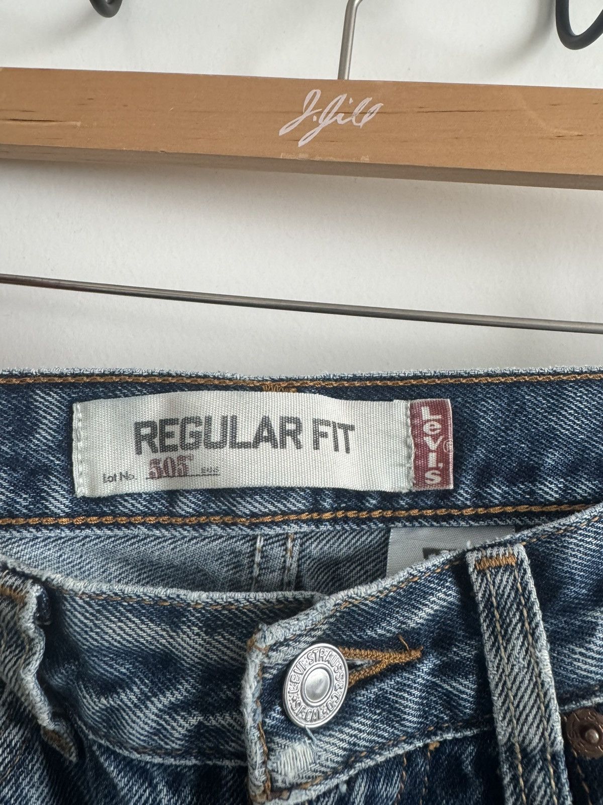 Levi's Vintage Clothing Levi’s Relaxed Fit Dark Blue Distressed Wash Jeans Size US 32 / EU 48 - 3 Thumbnail