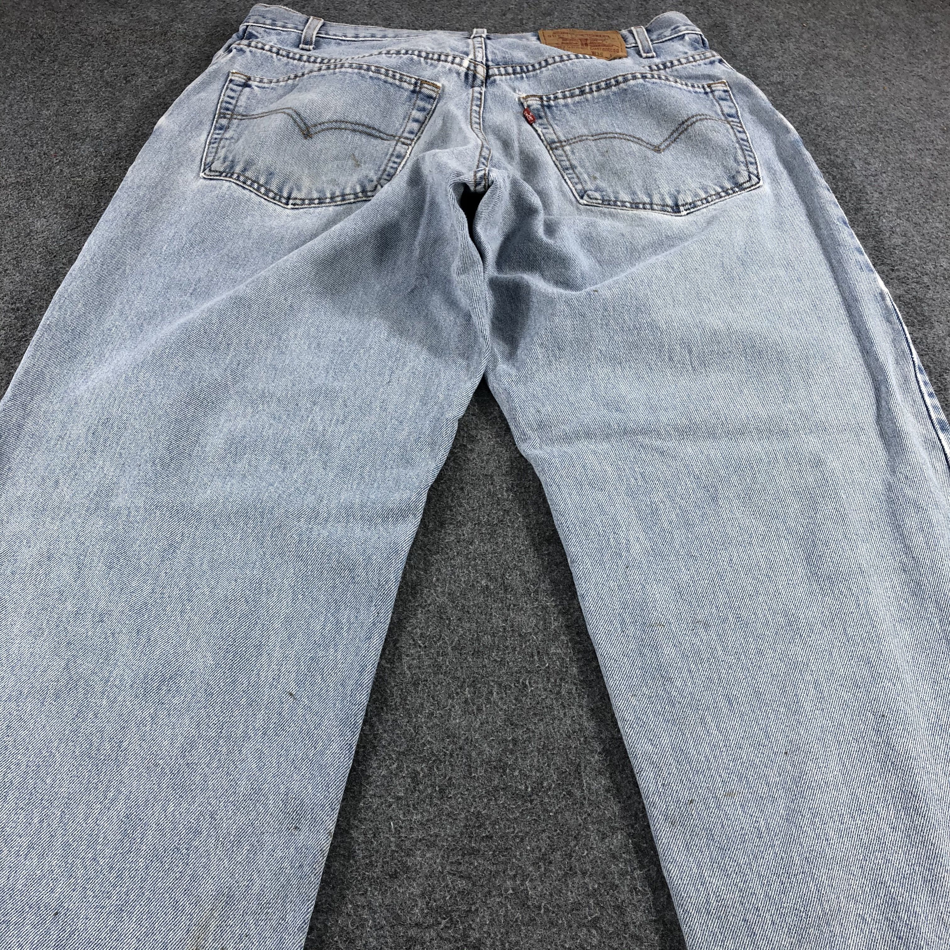 Levi's Vintage 90s Light Wash Levis 560 Jeans- J1303 Size US 35 - 4 Thumbnail