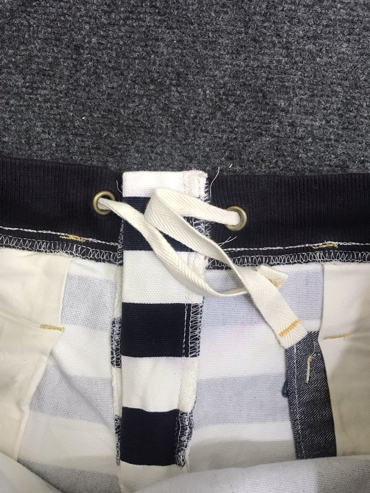 Japanese Brand Very Rare Prisoner Stripe Ballon Duck Canvas Pant Size US 35 - 19 Thumbnail