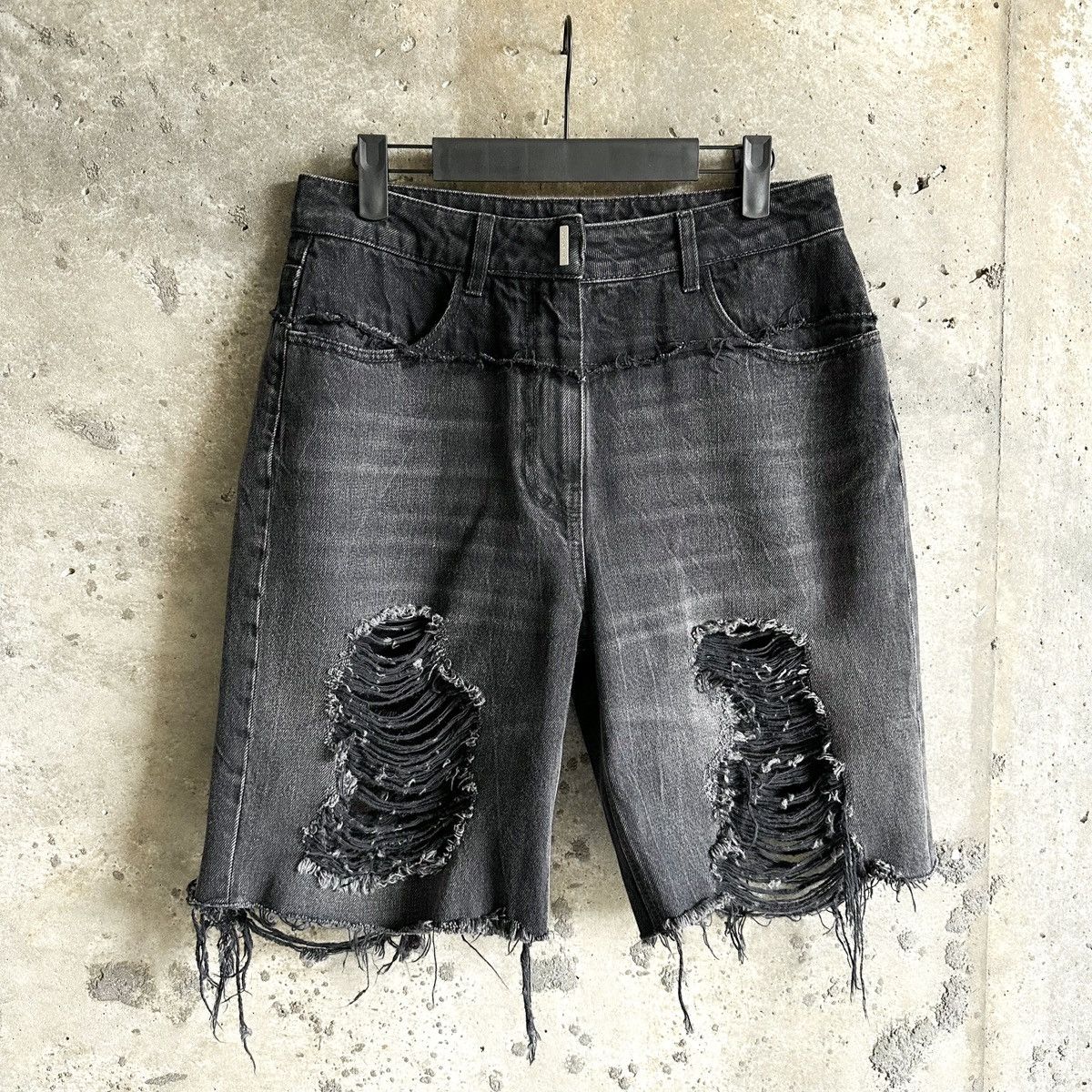 Givenchy Givenchy MMW Hybrid Thrashed Denim Shorts Size US 30 / EU 46 - 1 Thumbnail