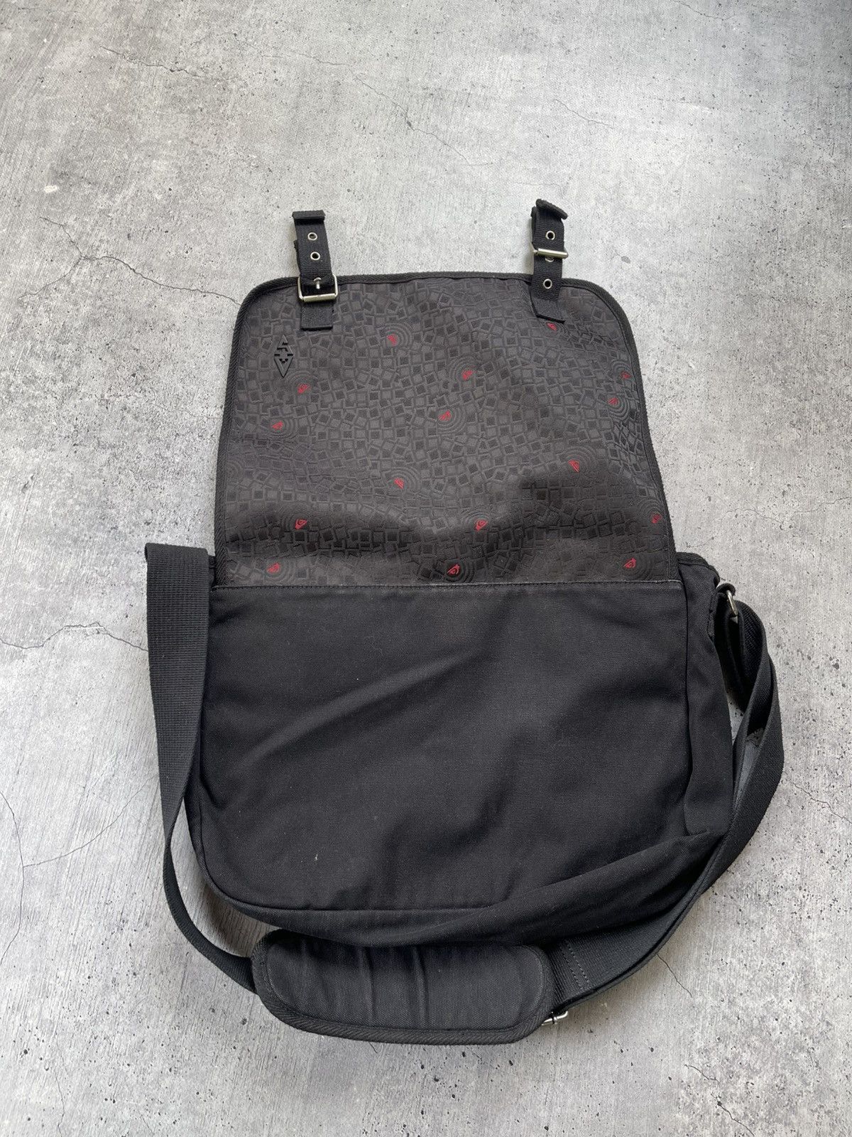 Quiksilver × Vintage Vintage Y2K Monogram Japanese messenger Quiksilver bag Size ONE SIZE - 7 Thumbnail