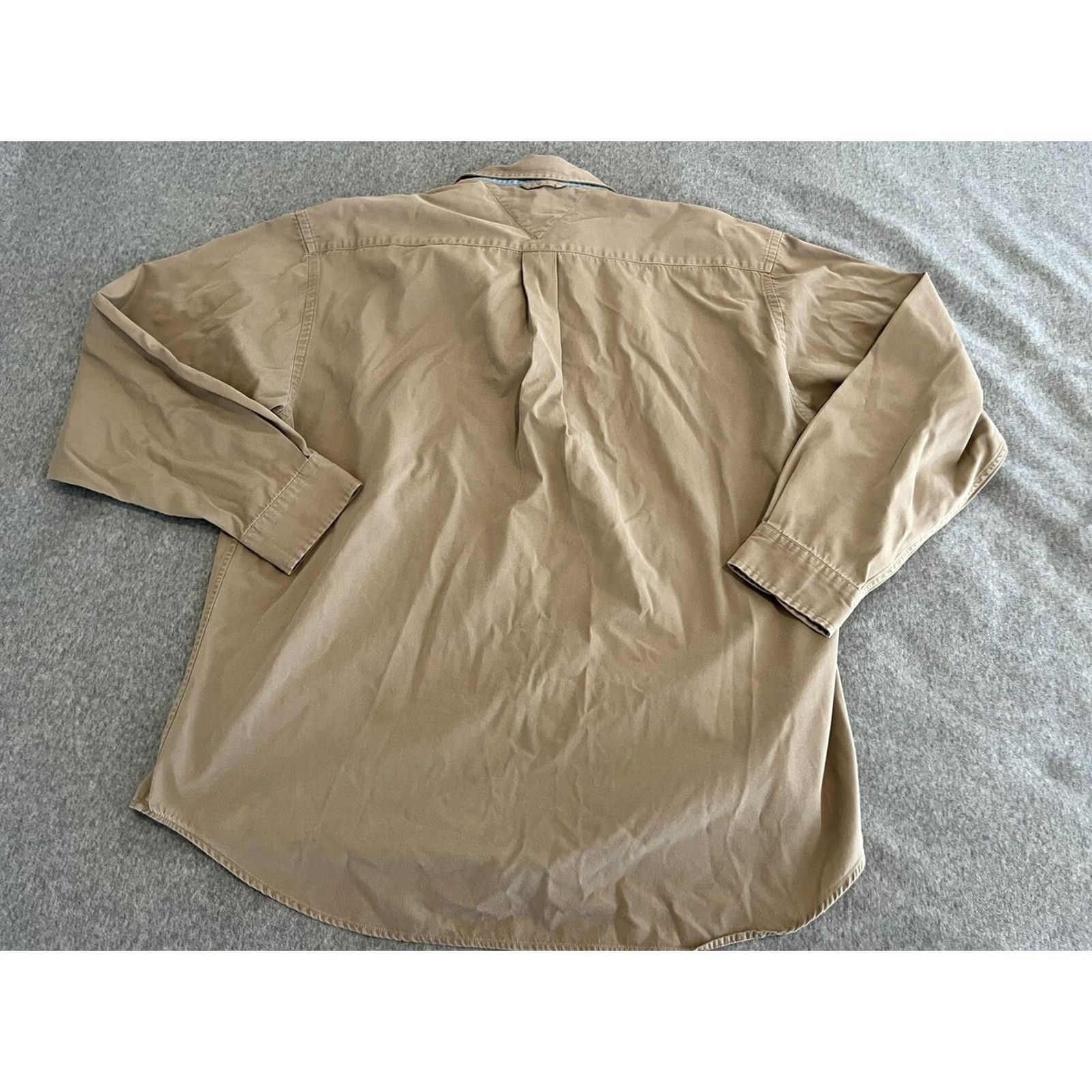 Tommy Hilfiger VINTAGE Tommy Hilfiger Shirt Mens Size Large Button-Up Embroidered Beige Size US L / EU 52-54 / 3 - 4 Thumbnail