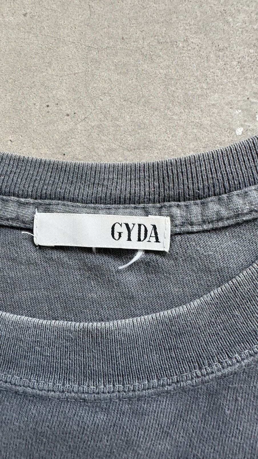 Band Tees VINTAGE GYDA KISS WELL FADED BAND TEE Size US L / EU 52-54 / 3 - 3 Thumbnail