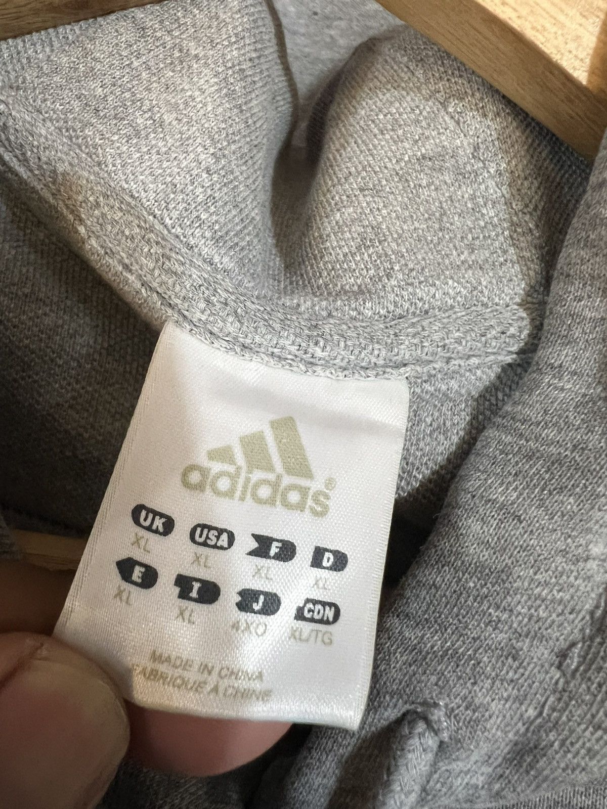 Adidas Vintage Adidas Center Yankees Trashed Hoodies Size US XL / EU 56 / 4 - 10 Thumbnail