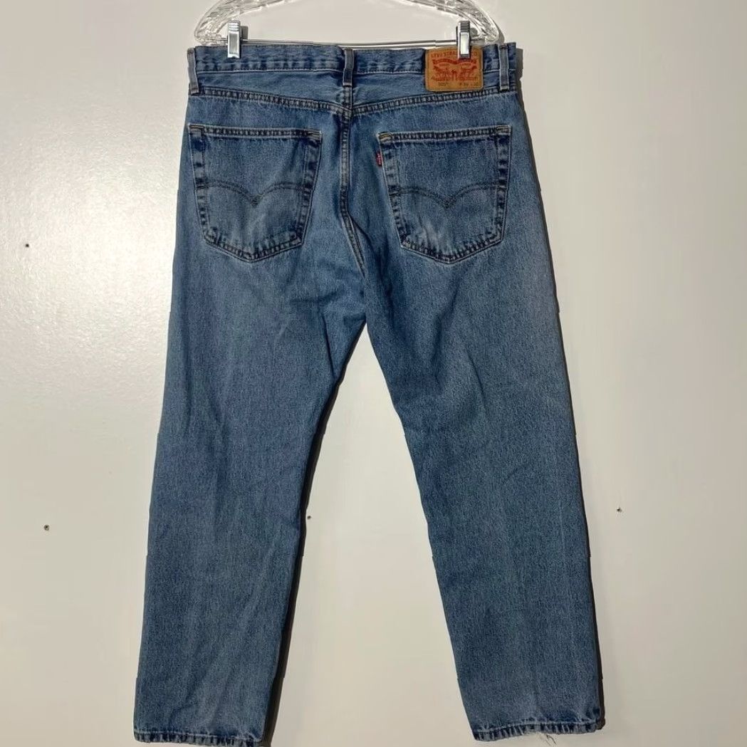Levi's Levis 505 Regular Fit Straight Jeans Mens 36x30 Blue Denim 5-Pocket Cotton Denim Medium Wash Straight Mens 36 Inseam 30 in Waist 36 in Vintage No Size US 36 / EU 52 - 3 Thumbnail