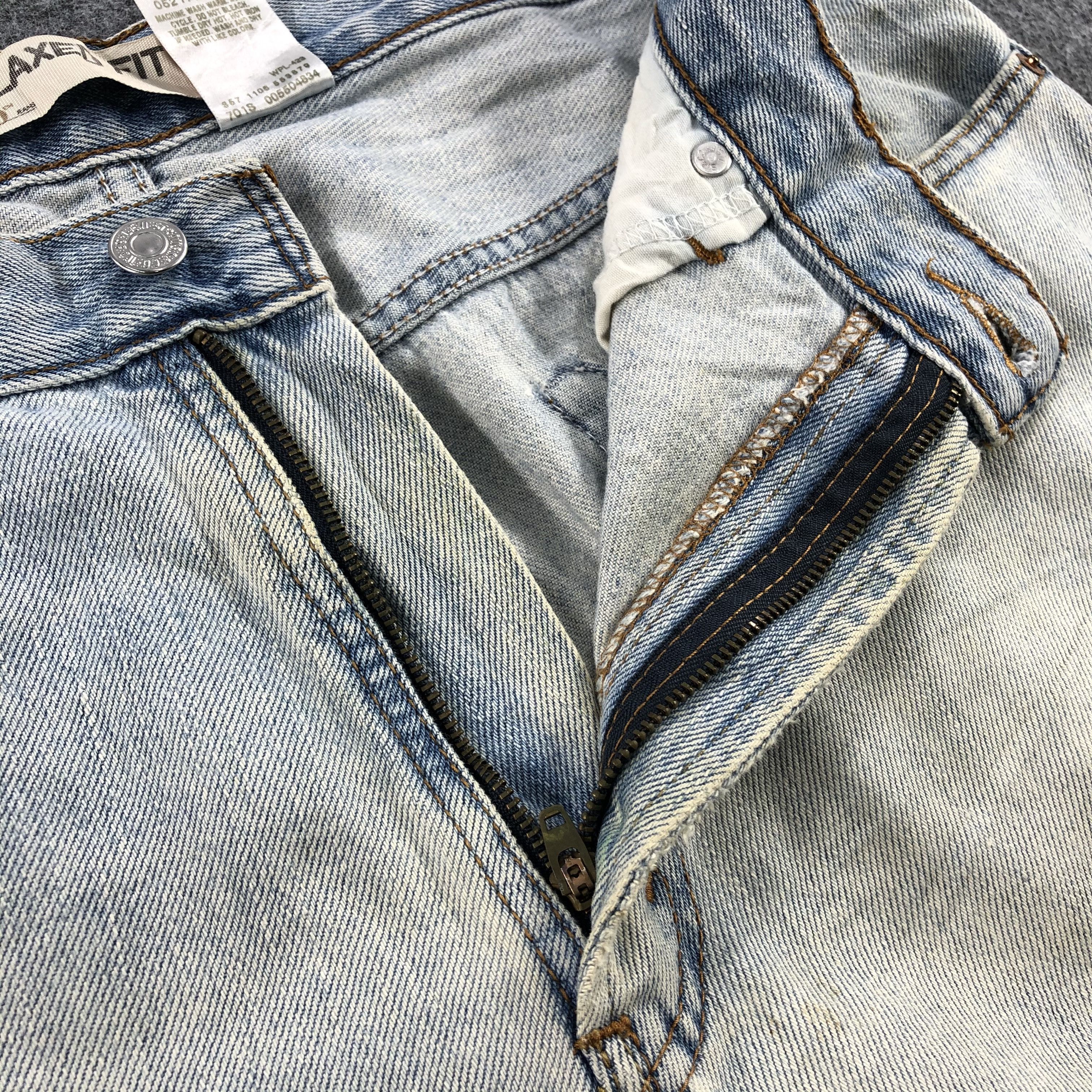 Levi's Vintage Levis 550 Jeans Relaxed Fit Denim-J1048 Size US 33 - 8 Thumbnail