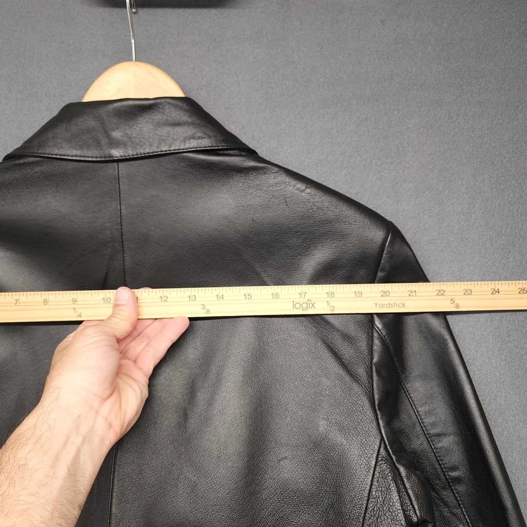 Croft & Barrow Croft & Barrow Mens Leather Coat Jacket Black Classic Button Front EXCELLENT Coat Leather Button Mens M Black 42 Chest Mid-Length Solid Size US M / EU 48-50 / 2 - 4 Thumbnail