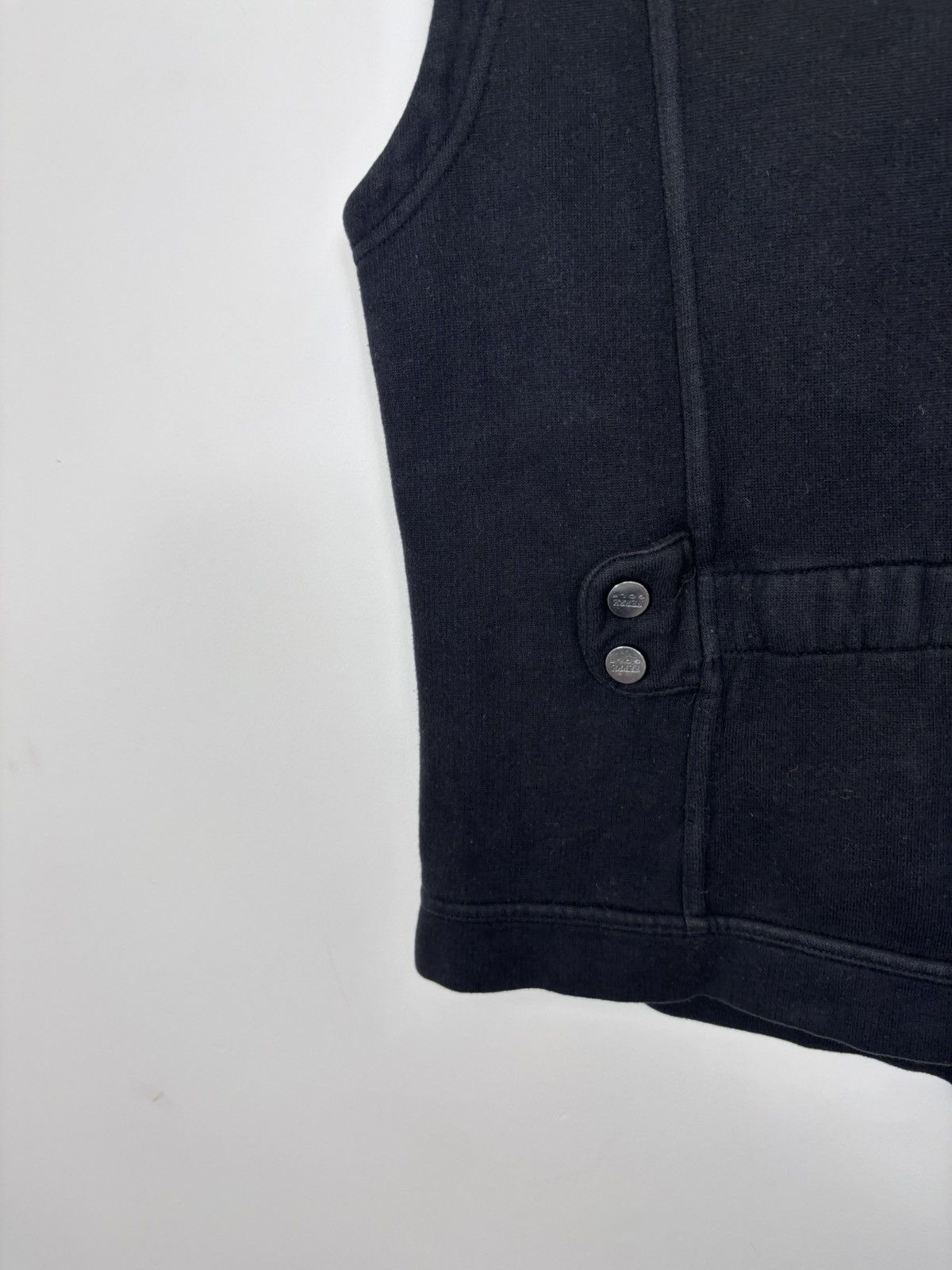 Gianfranco Ferre Vintage Gianfranco Ferre Golf Women’s Black Full Zip Vest Size M / US 6-8 / IT 42-44 - 23 Thumbnail