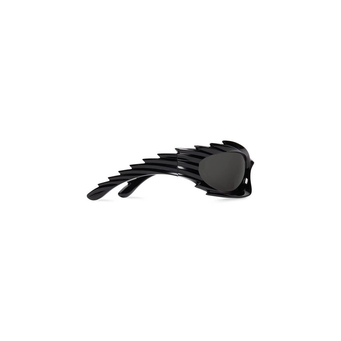 o1srvl11e0825 Size: OS / Spike Rectangle Sunglasses in Black