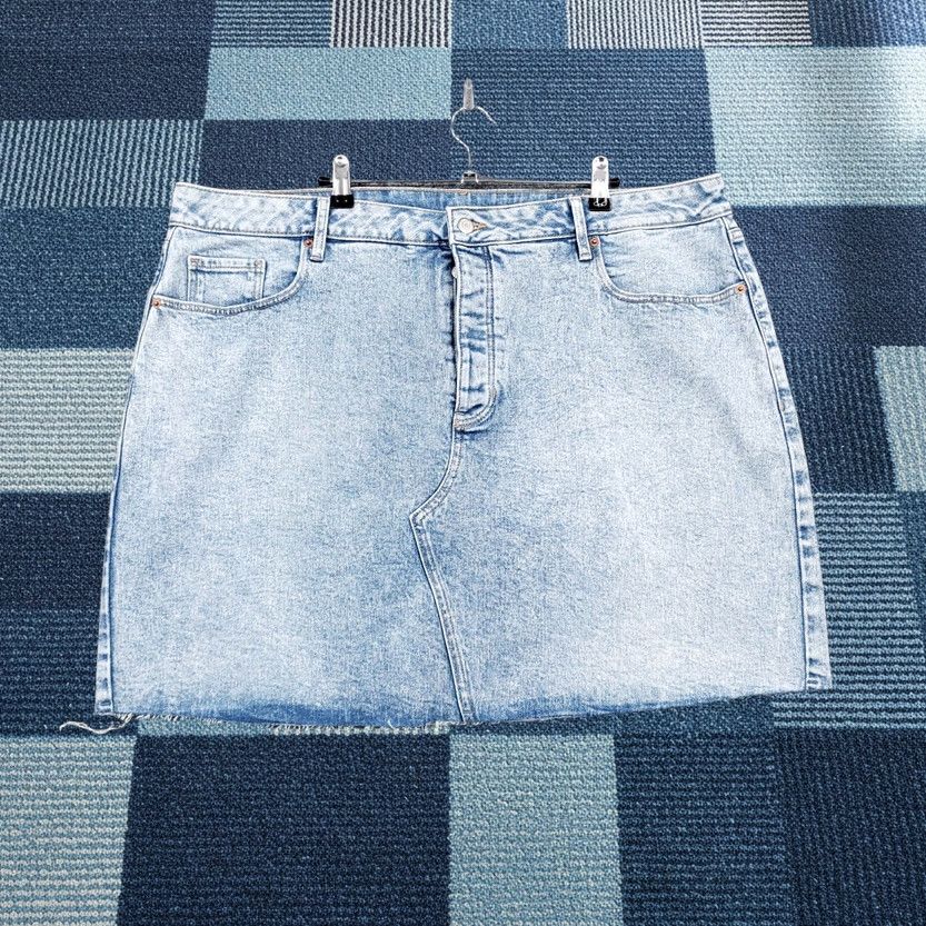 Old Navy Old Navy Skirt Women 20 Blue Hi Rise Comfort Light Wash Pocket Denim Plus Size Midi Mini Short Style Nicky Secret Slim Pocket Mens Women Girls Size 42" / US 20 - 1 Thumbnail