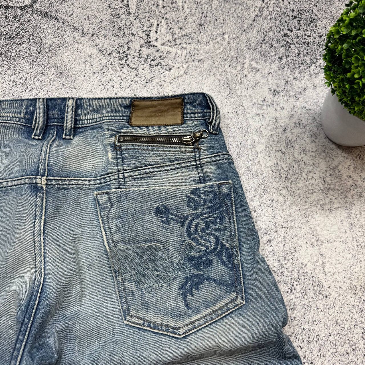 Diesel Diesel Industry Baggy Faded Big Logo Denim Jeans Mens 33 Size US 33 - 18 Thumbnail