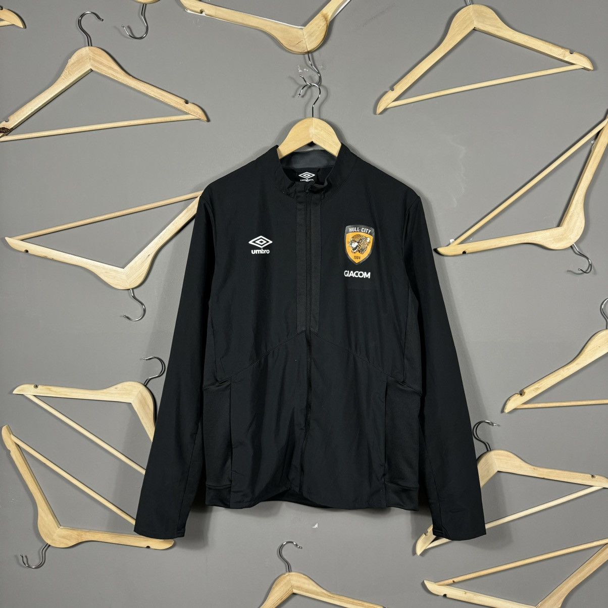 Umbro Umbro Hull City Light Jacket Size US XL / EU 56 / 4 - 1 Thumbnail
