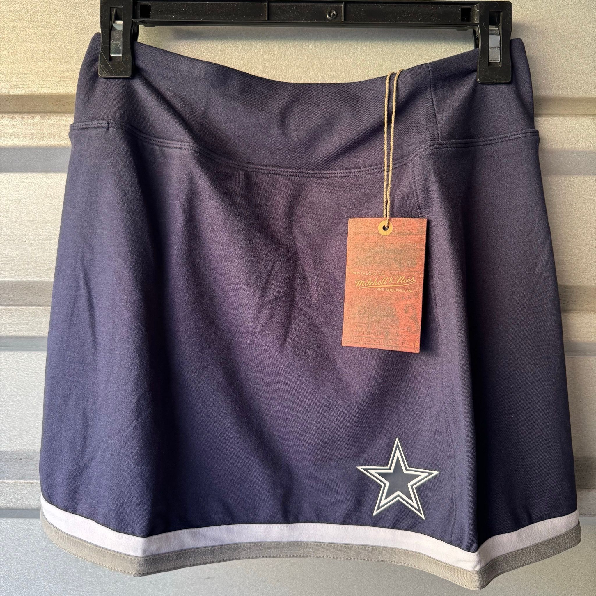 Mitchell & Ness Women's Mitchell & Ness Navy Dallas Cowboys Skort, Size 30" / US 8 / IT 44 - 1 Thumbnail