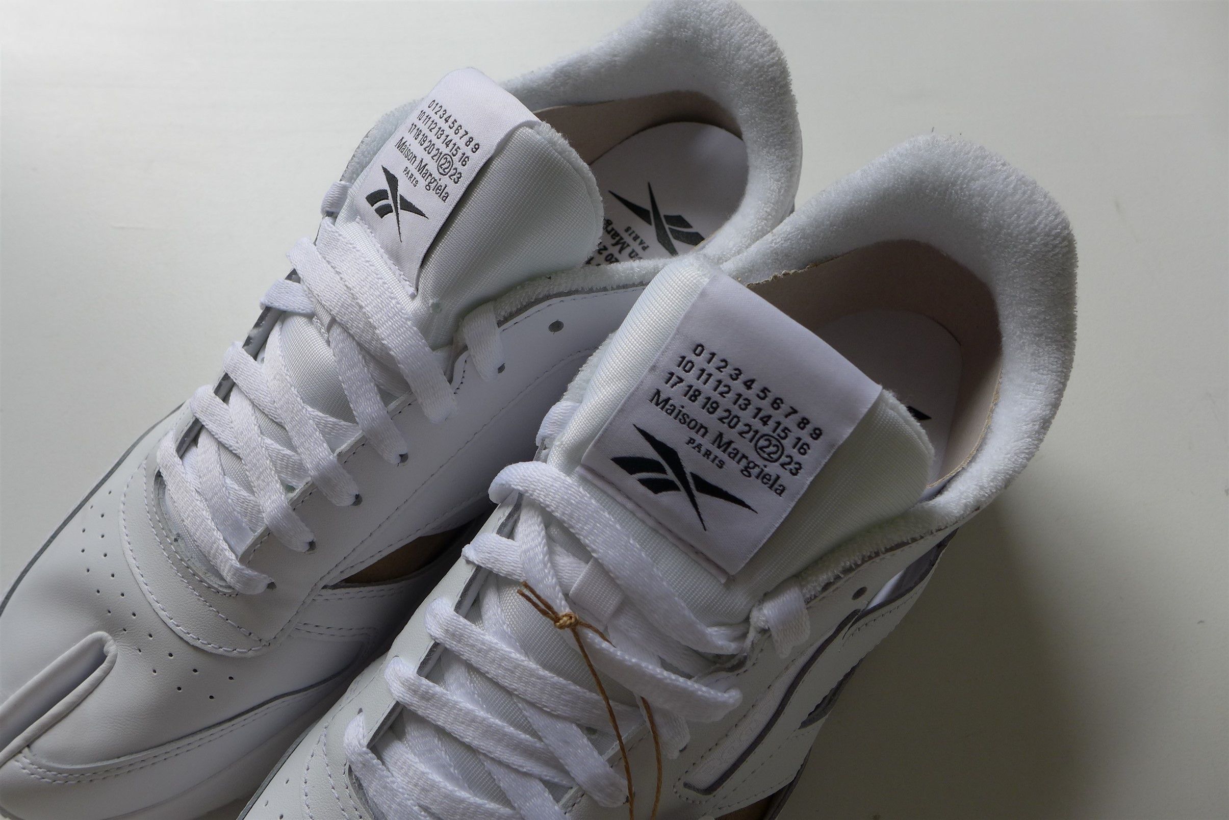 Maison Margiela × Reebok Magiela x Reebok Tabi White Classic Leather DQ Sneakers Size US 13 / EU 46 - 3 Thumbnail