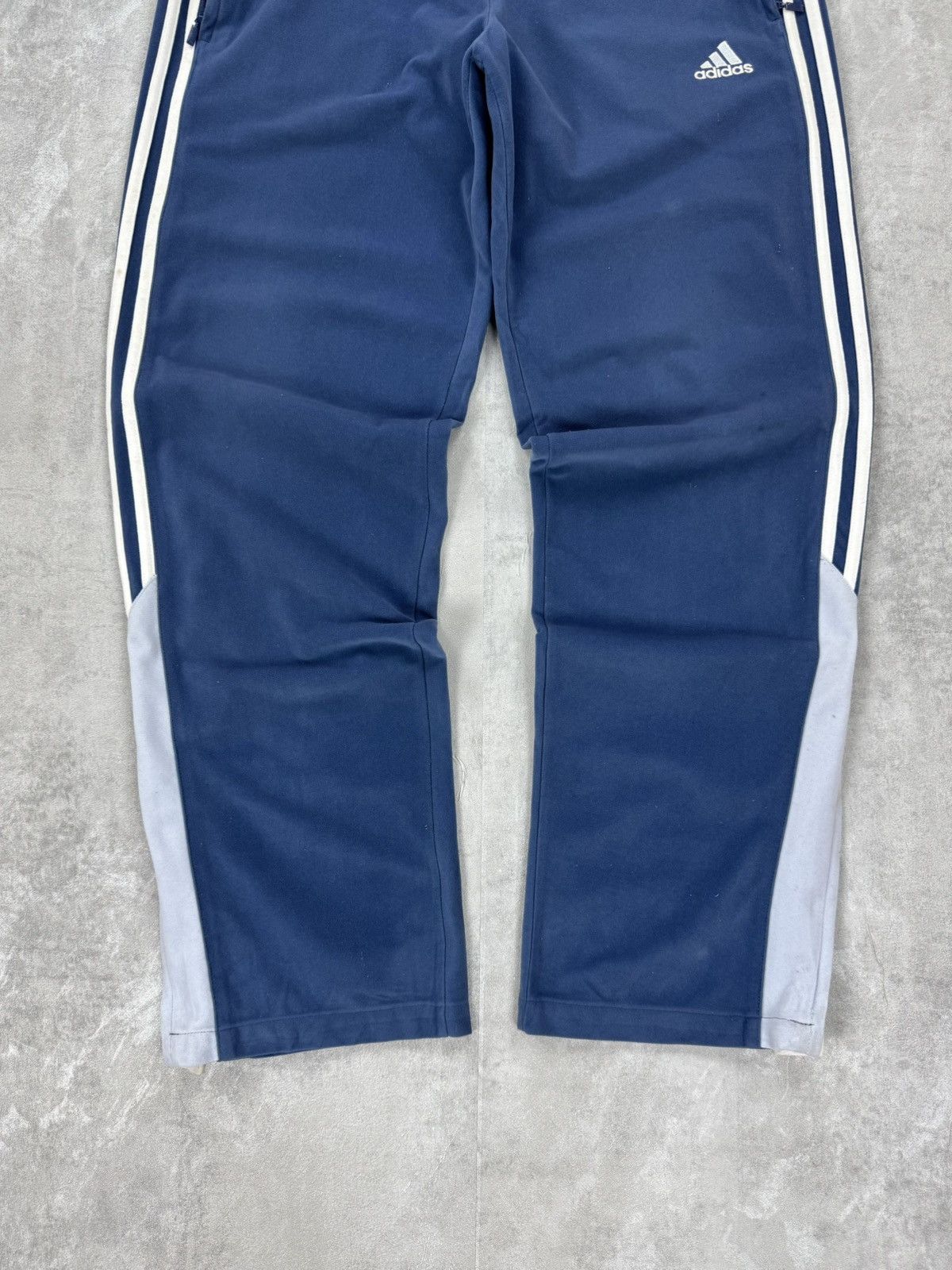 Vintage Adidas Velour Track Pants Vintage Three Stripes 2004 Size US 32 / EU 48 - 2 Thumbnail