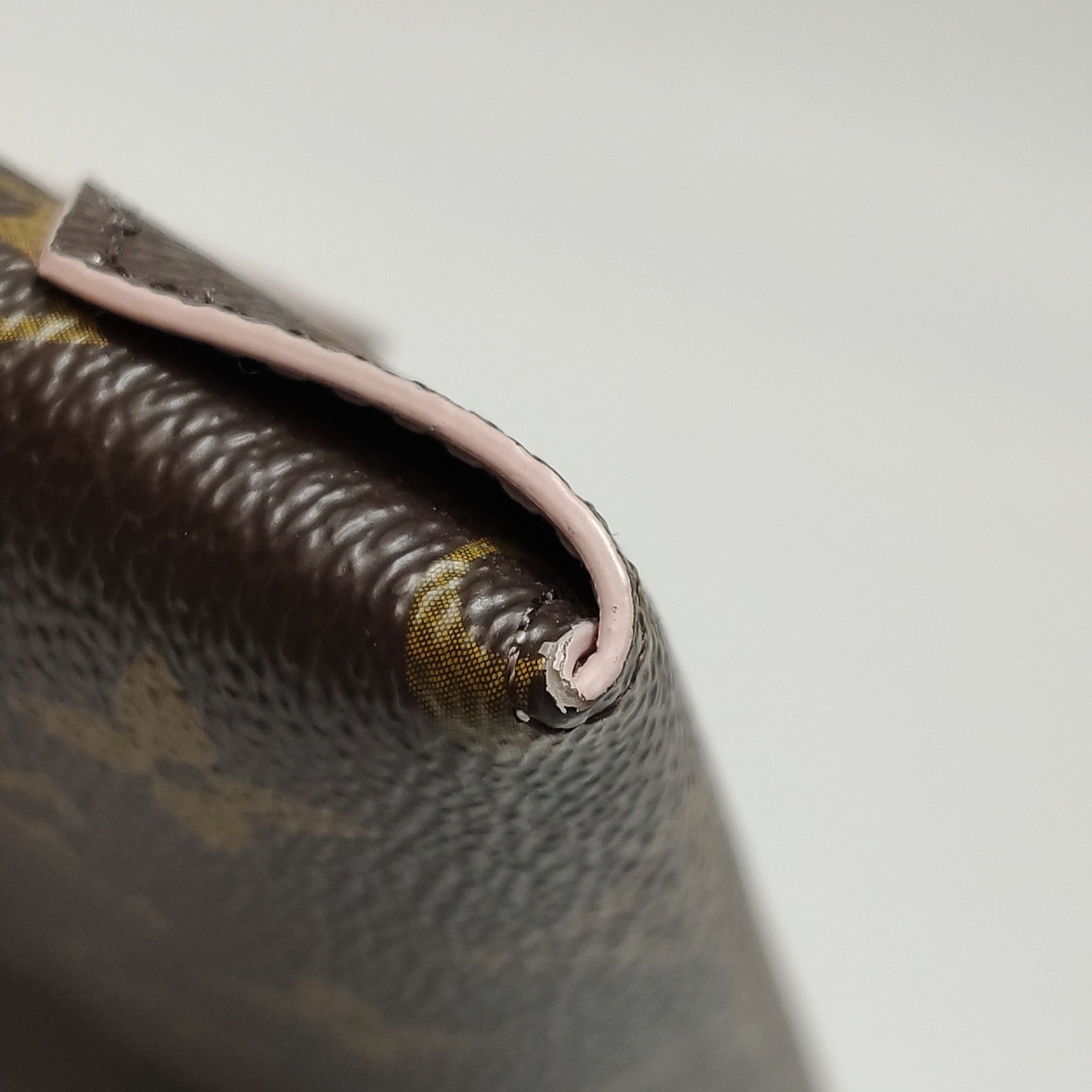 Louis Vuitton Louis Vuitton (LV) Pochette Kirigami monogram independent s Size ONE SIZE - 8 Thumbnail