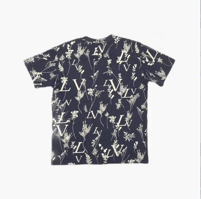Louis Vuitton Louis Vuitton short-sleeve T-shirt Size US S / EU 44-46 / 1 - 3 Thumbnail