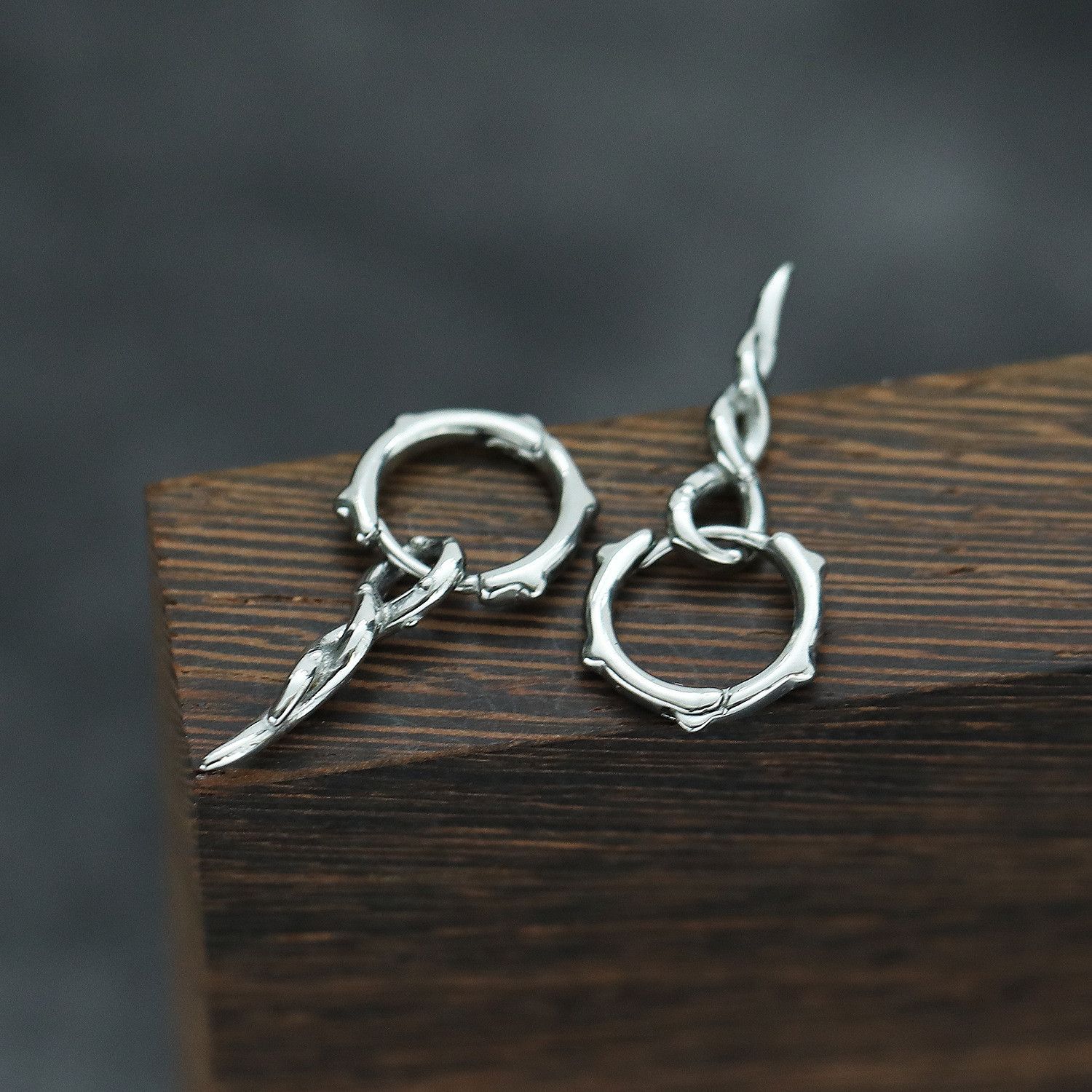 Jewelry Vintage Earrings One Pairs Chrome Jewelry Size ONE SIZE - 3 Thumbnail