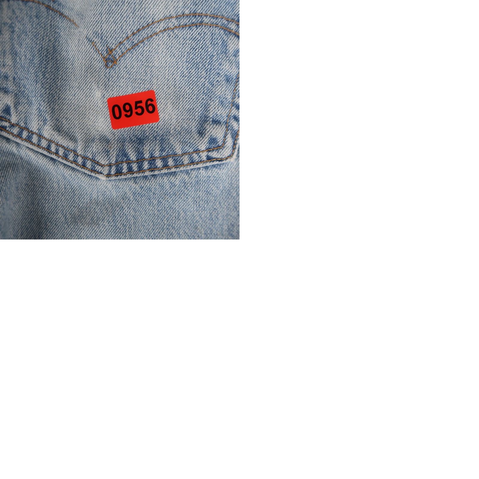 Levi's VINTAGE Levis 560 36x32 (36x30.75) Red Tab Tapered Leg Denim Jeans Canada 90s Size US 36 / EU 52 - 11 Thumbnail