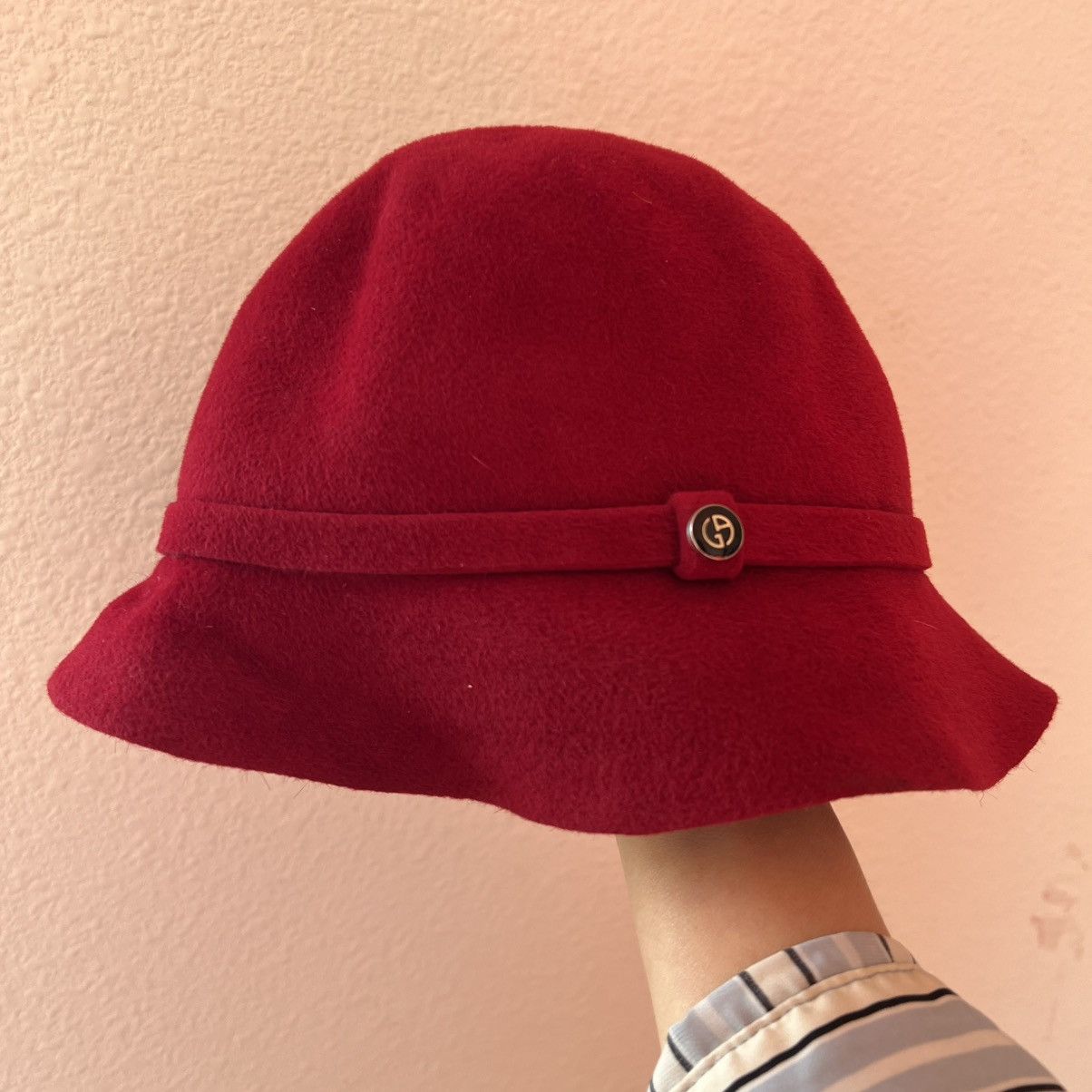 Giorgio Armani Giorgio Armani Cloche Hat Women 57 Red Rabbit Hair Italy Size ONE SIZE - 6 Thumbnail