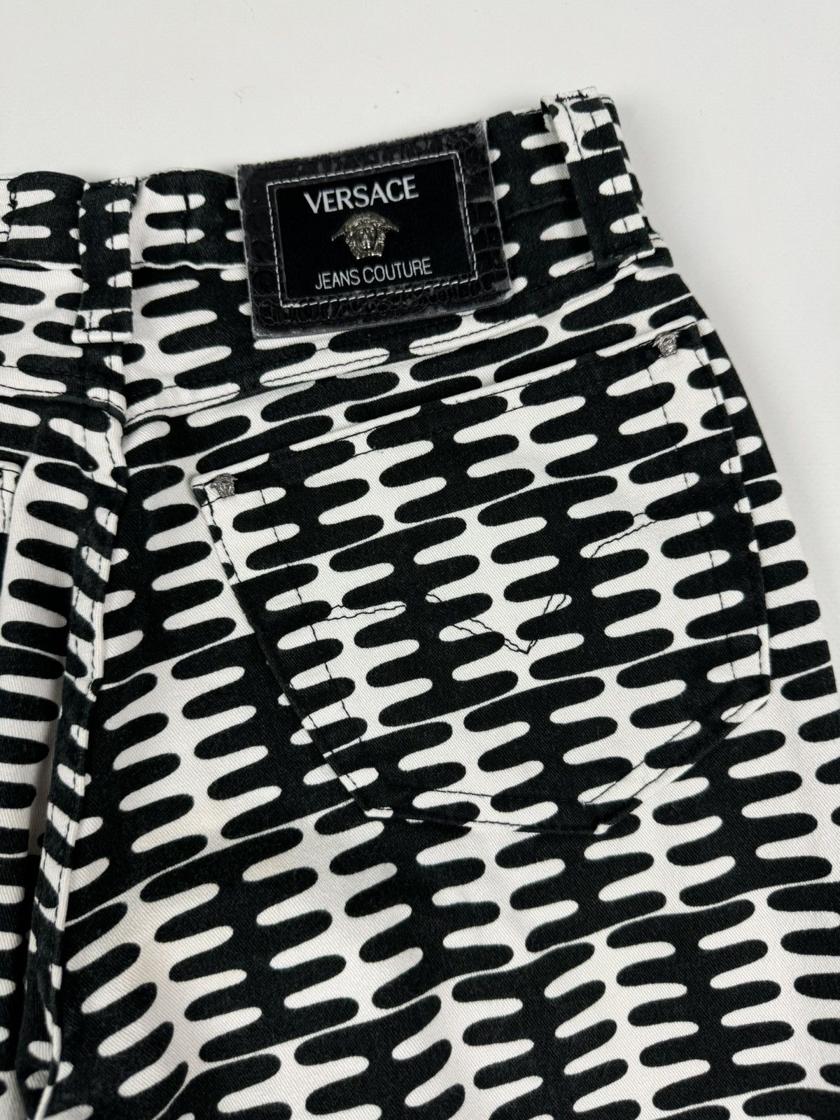 Other 1990’s Vintage Versace Jeans Couture Abstract Pattern Pants Size 26" / US 2 / IT 38 - 12 Thumbnail