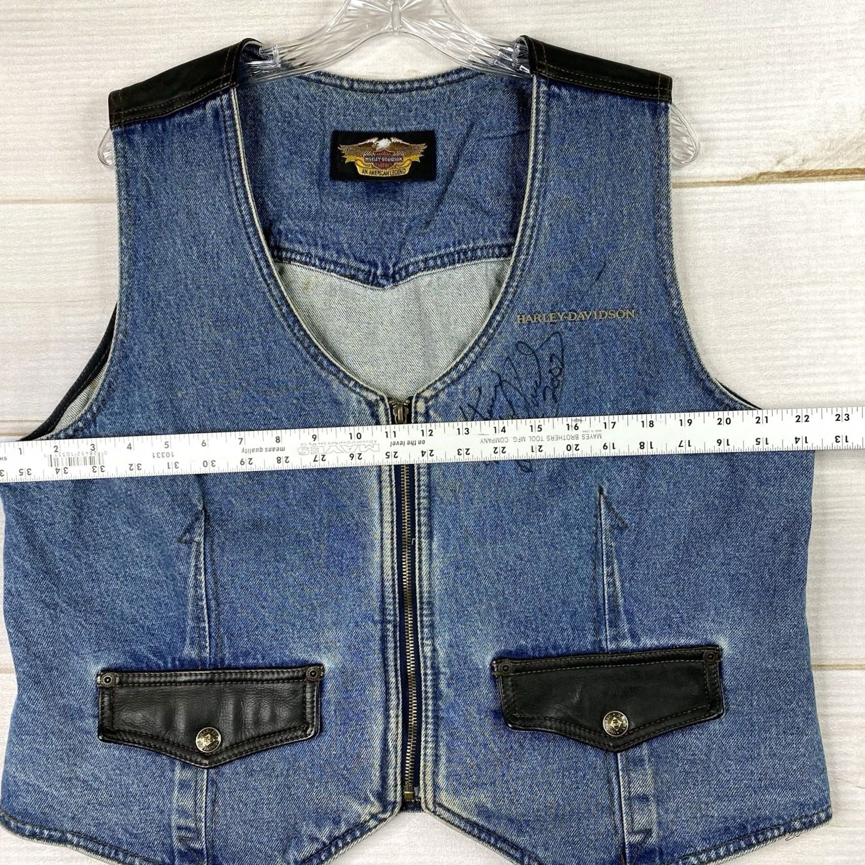 Harley Davidson VINTAGE Harley-Davidson Vest Women XL Denim Leather Signed by Kaptain Robbie Knievel 2002 Size XL / US 12-14 / IT 48-50 - 6 Thumbnail
