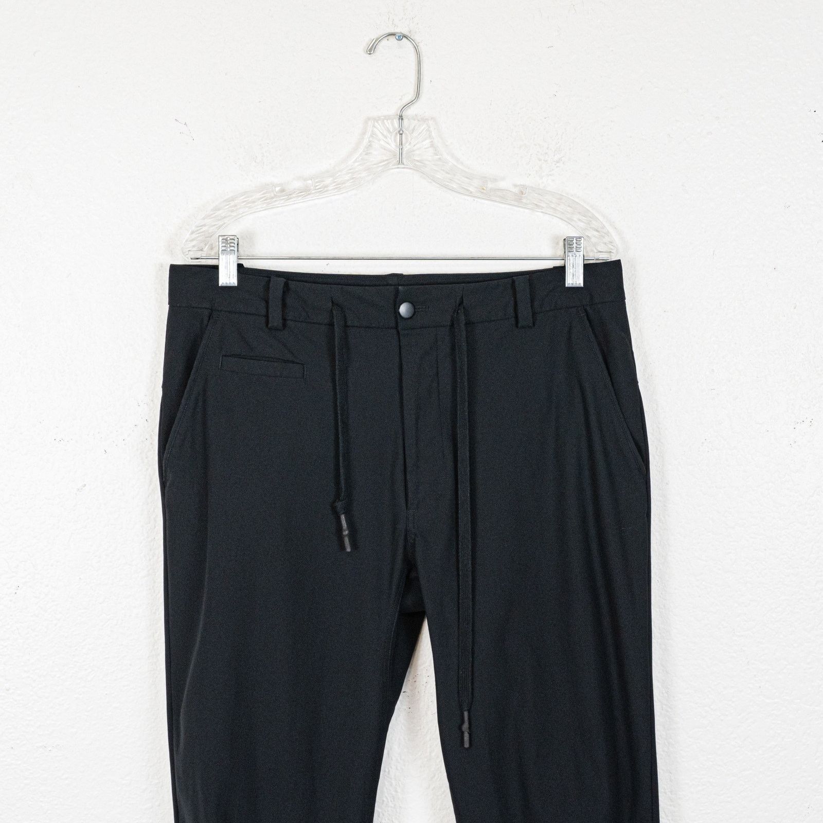 Lululemon Lululemon Drawstring Chino Pant joggers in black size 34 Size US 34 / EU 50 - 2 Thumbnail