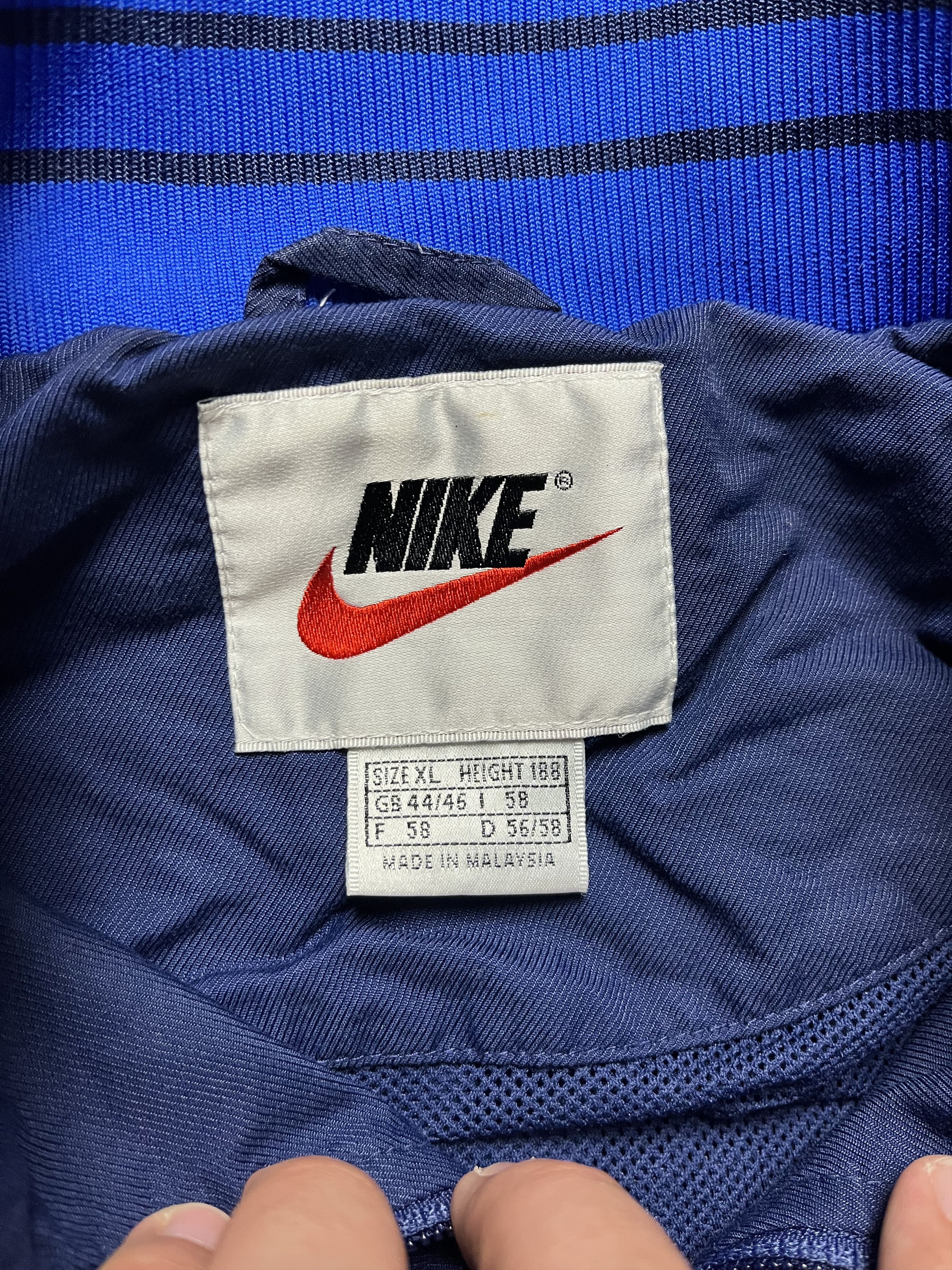 Nike Nike 90's Vintage Big Logo Oversize Windbreaker Light Jacket Size US XL / EU 56 / 4 - 6 Thumbnail