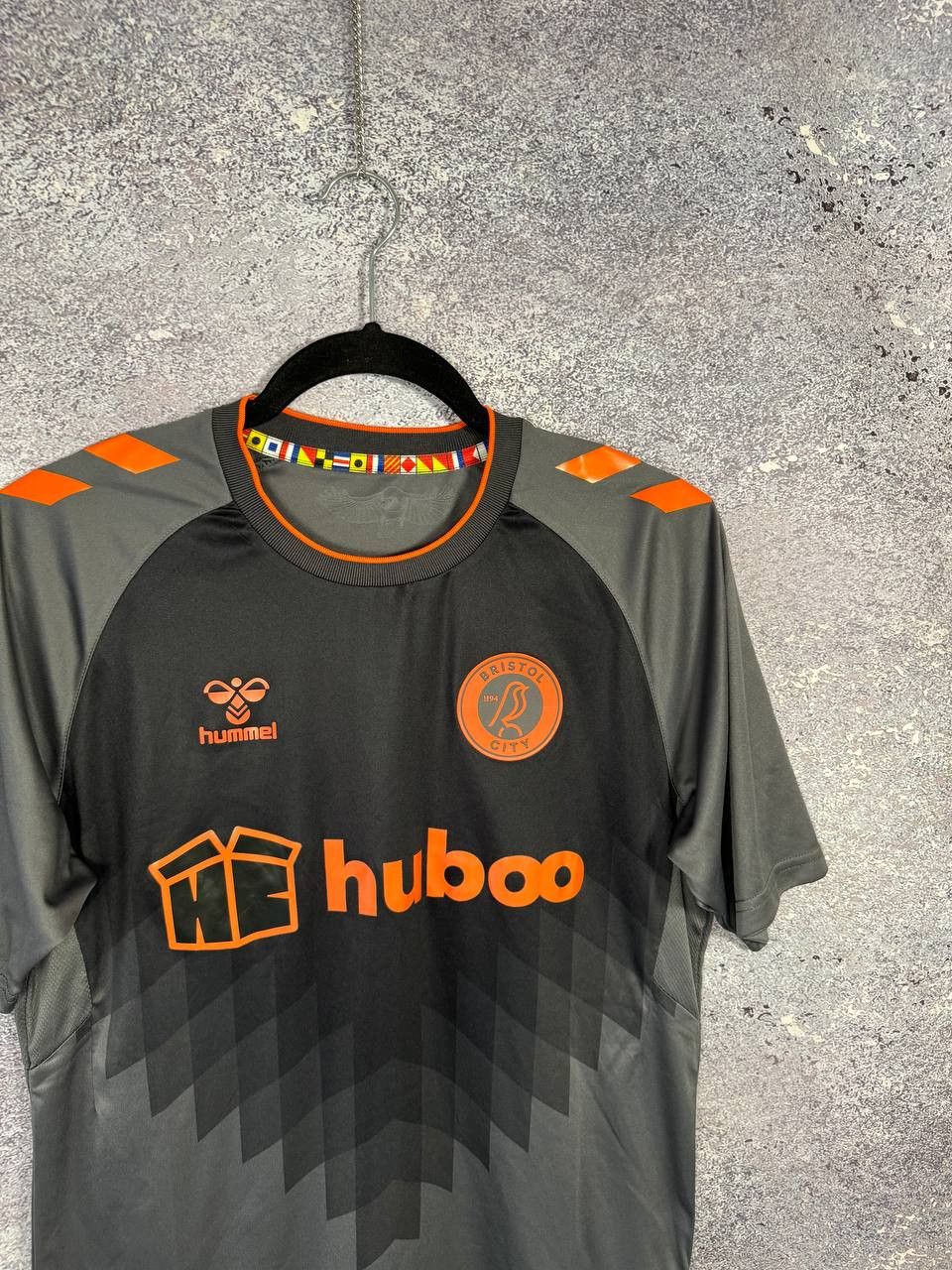 Hummel × Vintage Vintage Bristol City 2022/23 Hummel Soccer Jersey Size US S / EU 44-46 / 1 - 4 Thumbnail