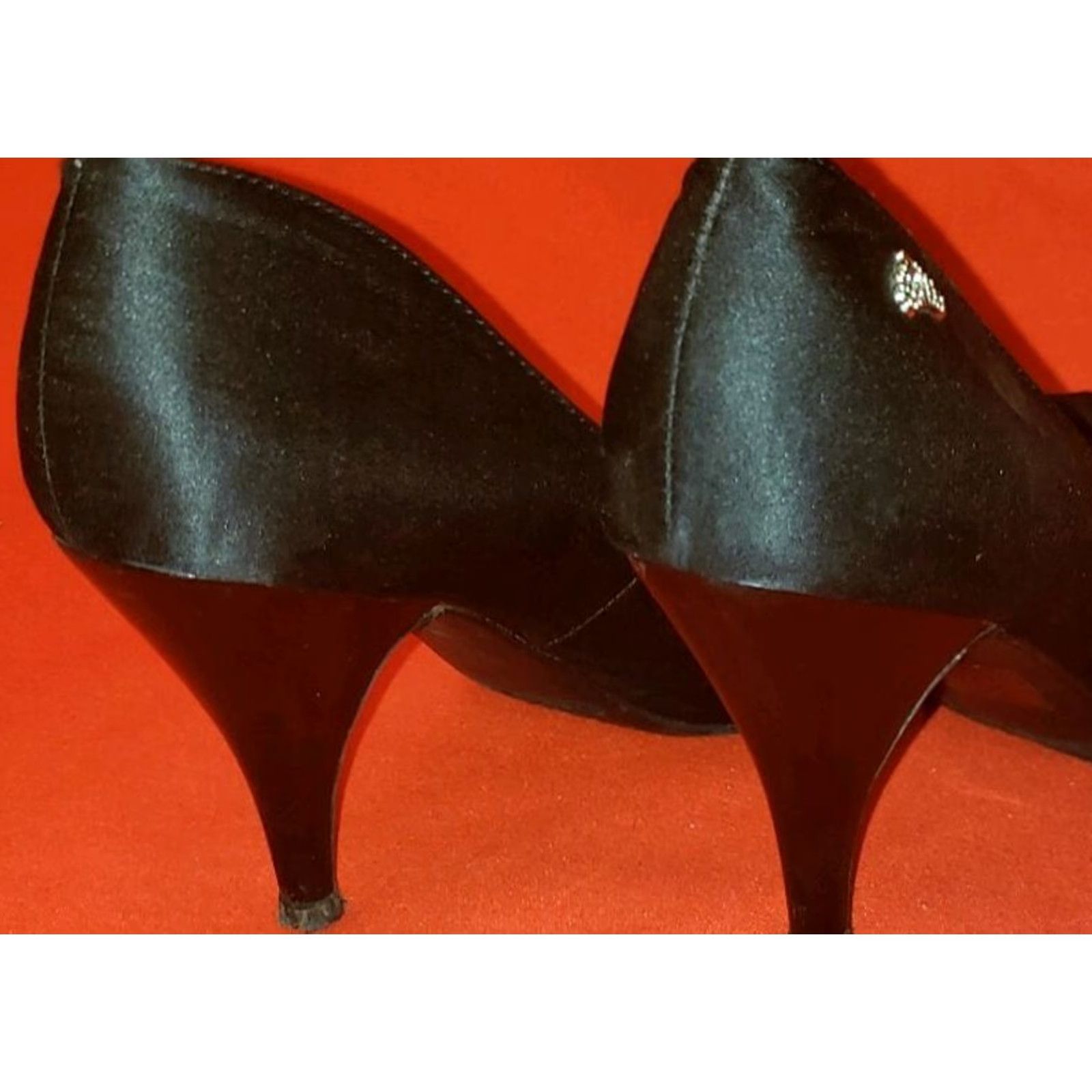 Vintage Fergalicious Pumps Kitten Heel Black Bow 8M Women’s Dress Evening Party Shoes Satin Leather Insole Size US 6 / IT 36 - 6 Thumbnail