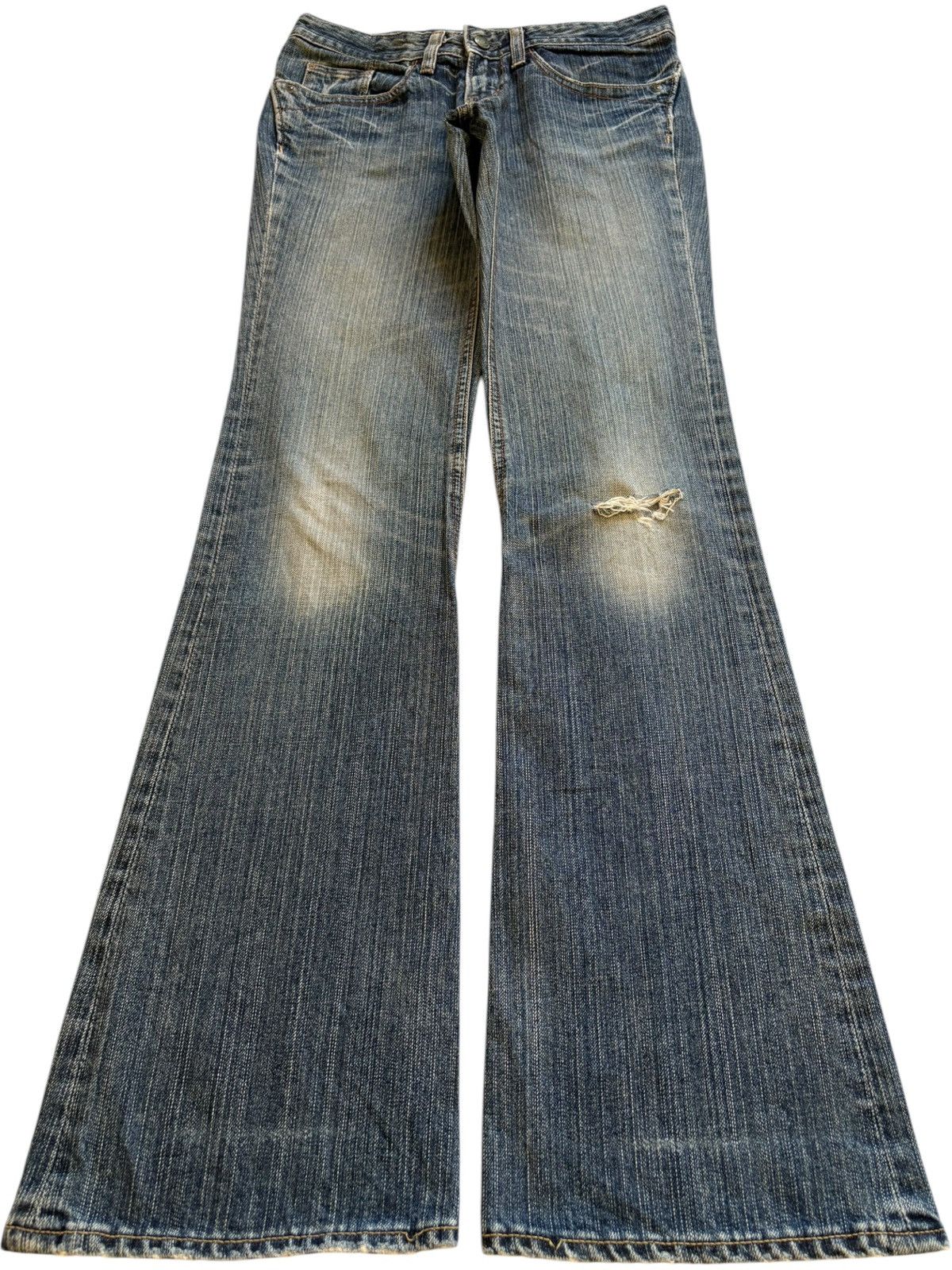 Japanese Brand Vintage Japanese Brand Faded Wash Distressed Flare Jeans Size 28" / US 6 / IT 42 - 1 Thumbnail