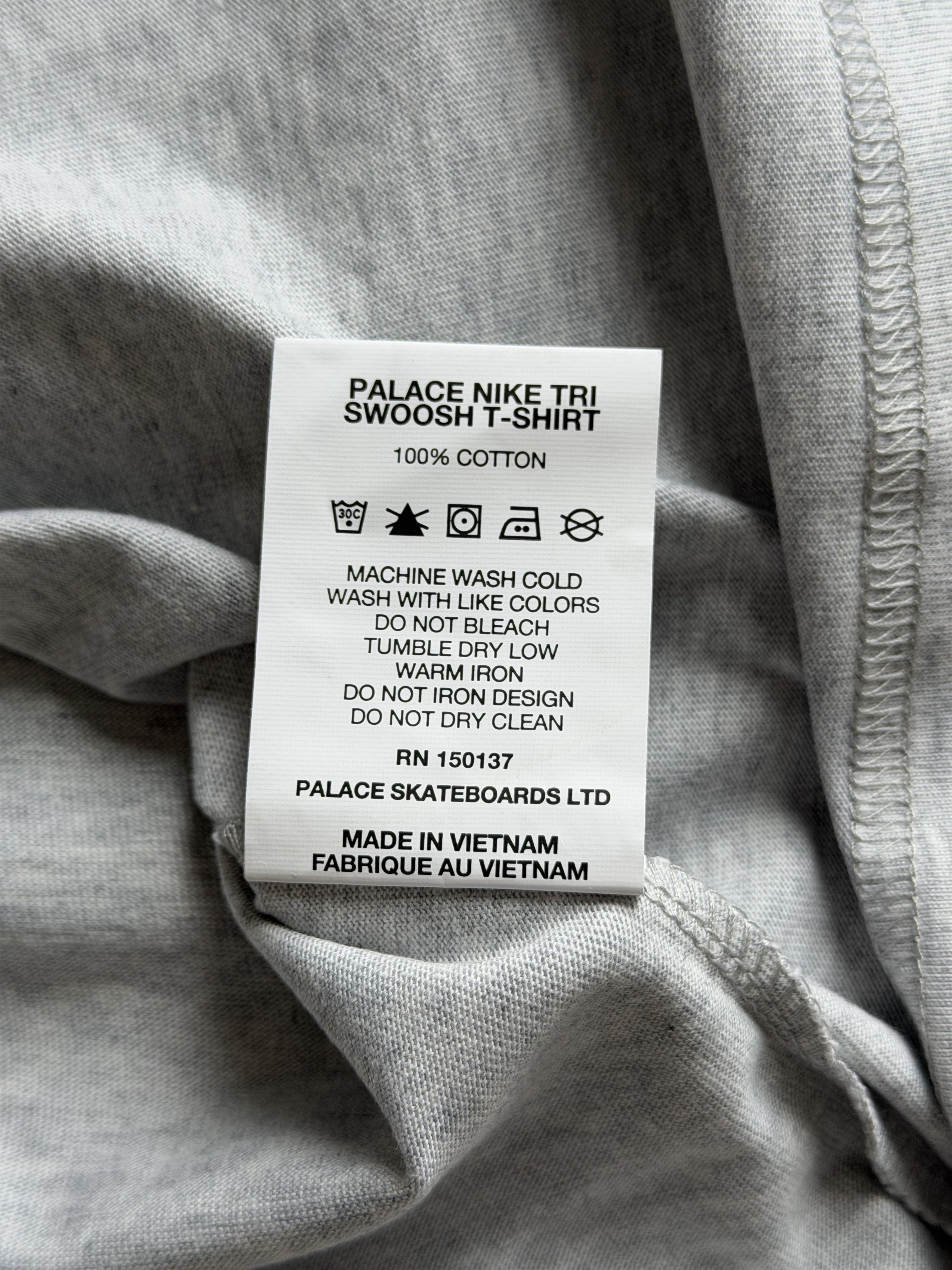 Palace Palace Nike Tri Swoosh Tee in Gray Size US S / EU 44-46 / 1 - 9 Thumbnail