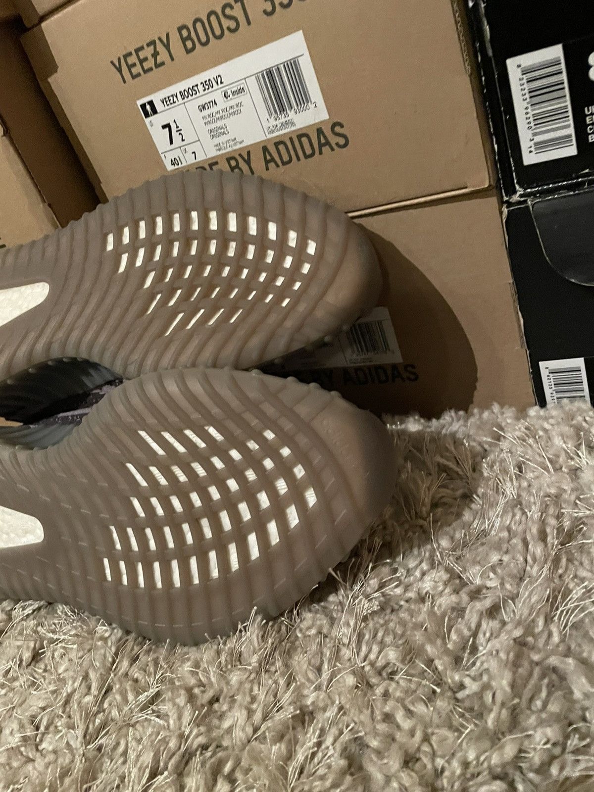 Yeezy Yeezy 350 Beluga Size US 9 / EU 42 - 9 Thumbnail