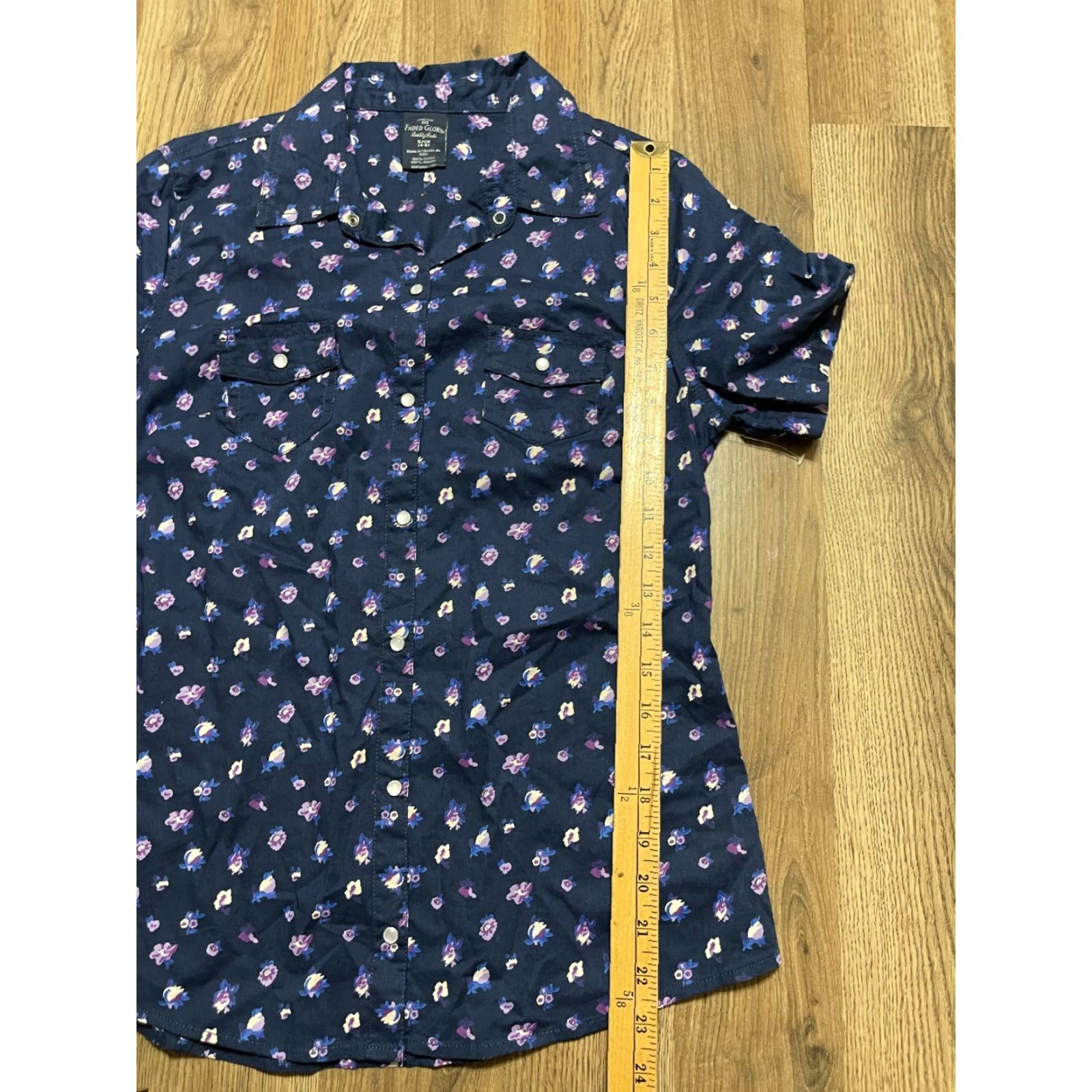 Faded Glory Faded Glory Shirt Women's Small Short Sleeve Button-Up Multicolor Blue White Purple Casual Basic Colorful Size S / US 4 / IT 40 - 7 Thumbnail