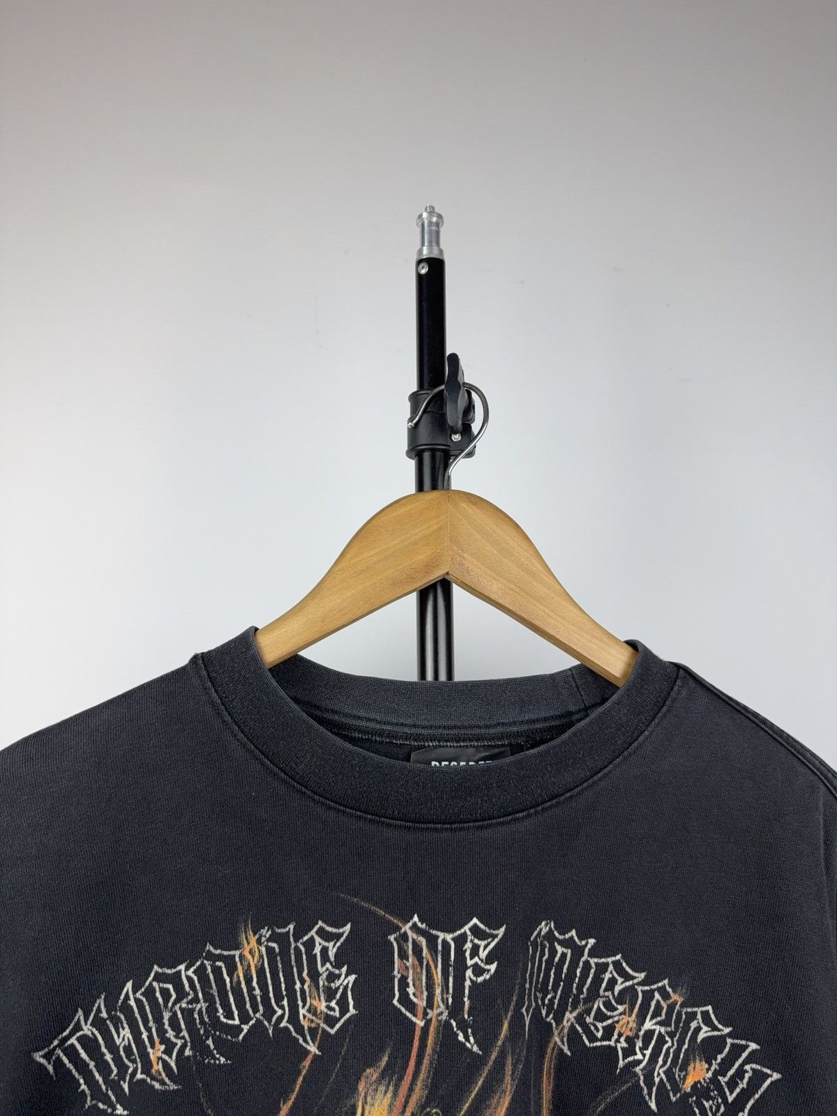 Japanese Brand 00s Reserff “Throne of Mercy” Burning Skeleton Faded Tee L Size US L / EU 52-54 / 3 - 4 Thumbnail