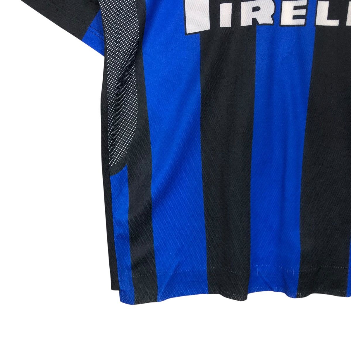 Vintage 📌Vintage Jersey Inter Milan Pirelli Adriano Big Logo Size US XL / EU 56 / 4 - 5 Thumbnail