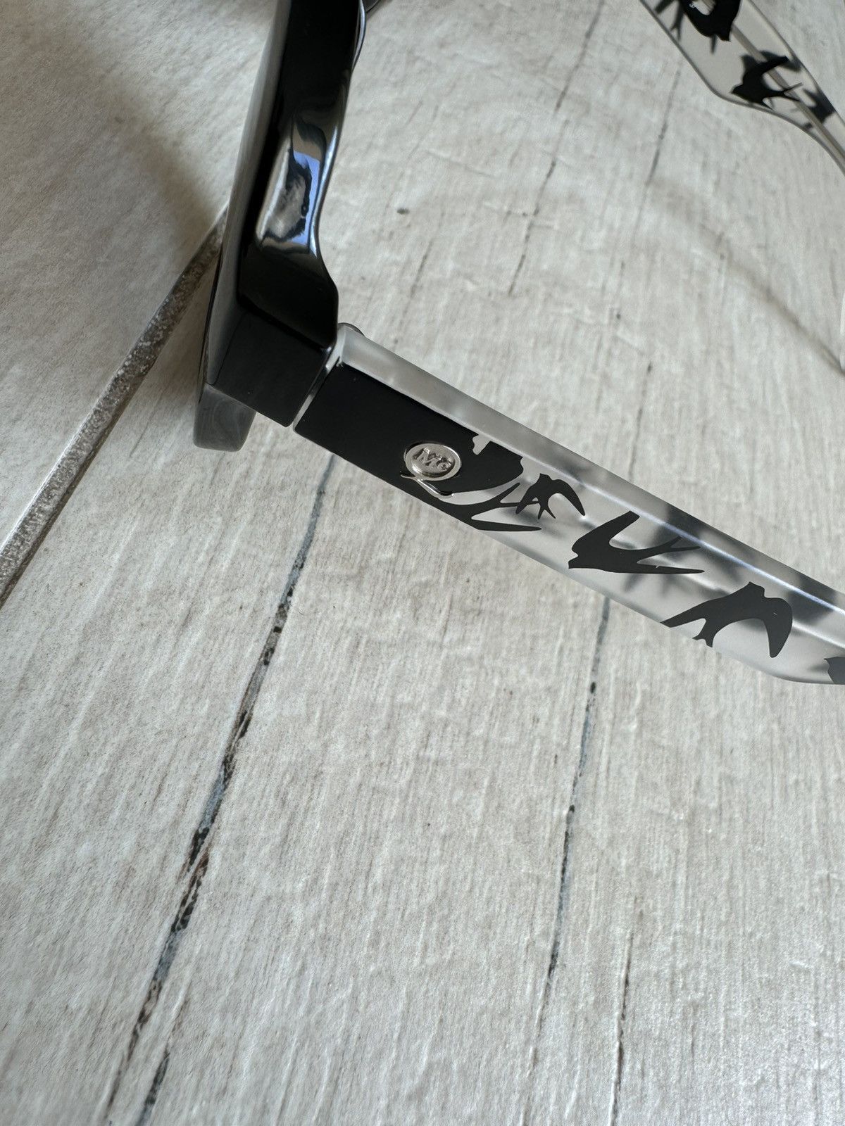 Alexander McQueen MCQ Swan All Over Printed Aviator Sunglasses Size ONE SIZE - 4 Thumbnail