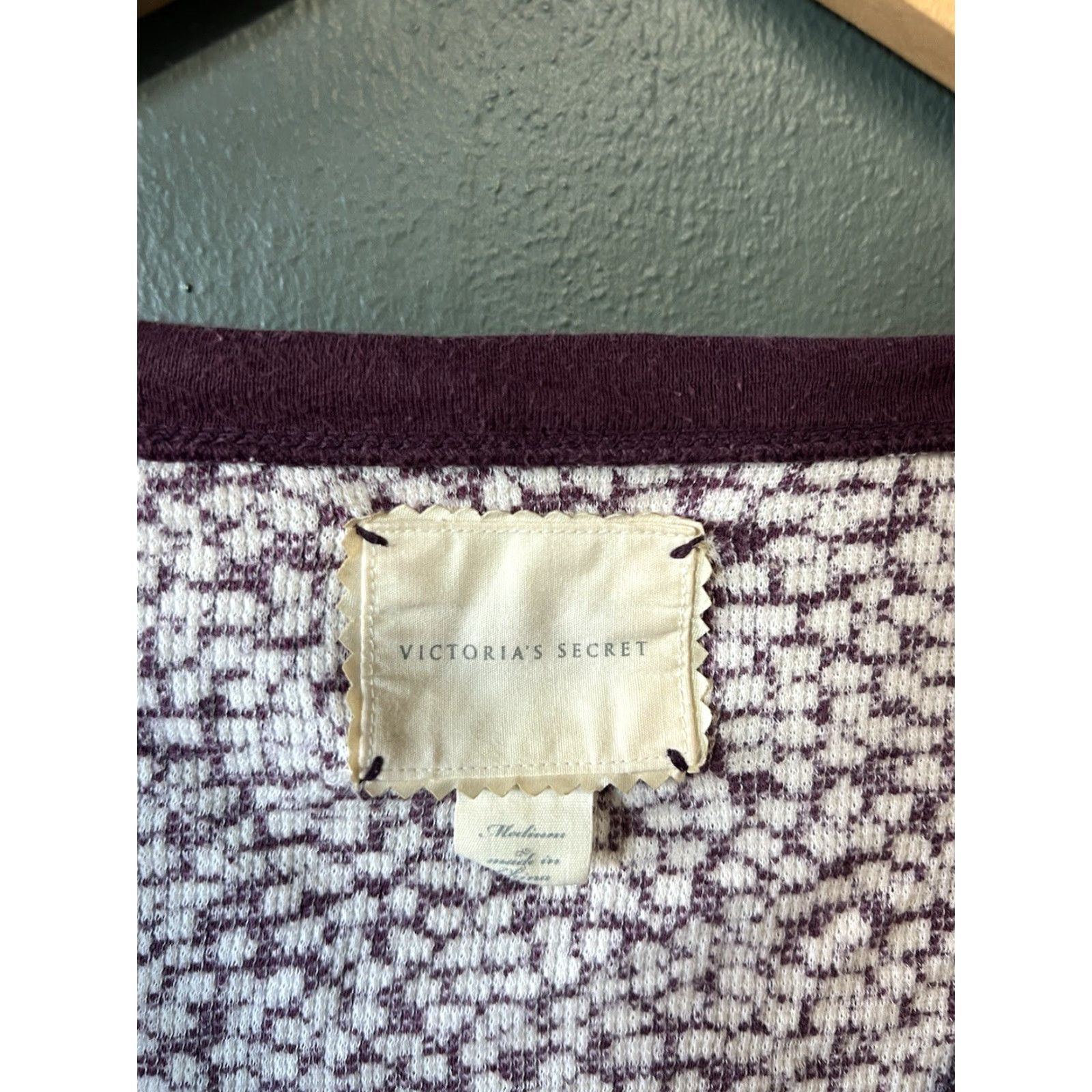 Victoria's Secret Victoria's Secret Sleepshirt Womens Floral Long Sleeve Henley M Maroon Size M / US 6-8 / IT 42-44 - 3 Thumbnail