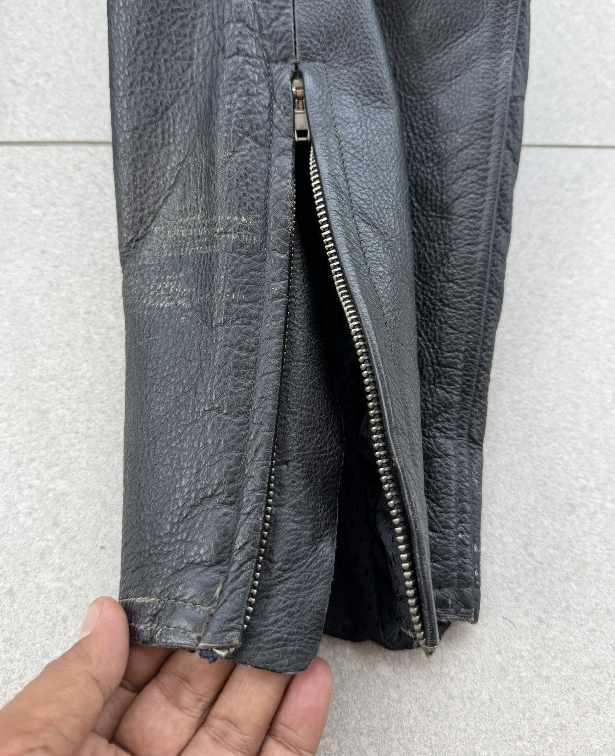 Vintage B’s Leather Motorcycle Pants Padded Biker Archive Leather Size US 30 / EU 46 - 18 Thumbnail