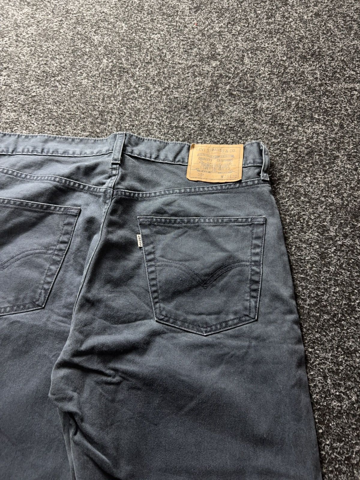 Levi's Vintage Clothing Vintage 90s USA Retro Levi’s 551 Jeans Faded Grey / Blue Size US 35 - 19 Thumbnail