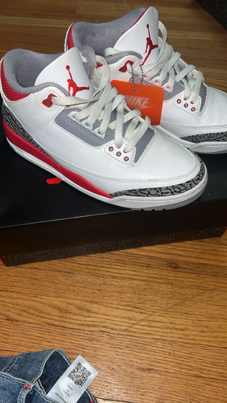 Jordan Brand Fire Red Jordan 3s Size US 8.5 / EU 41-42 - 1 Thumbnail