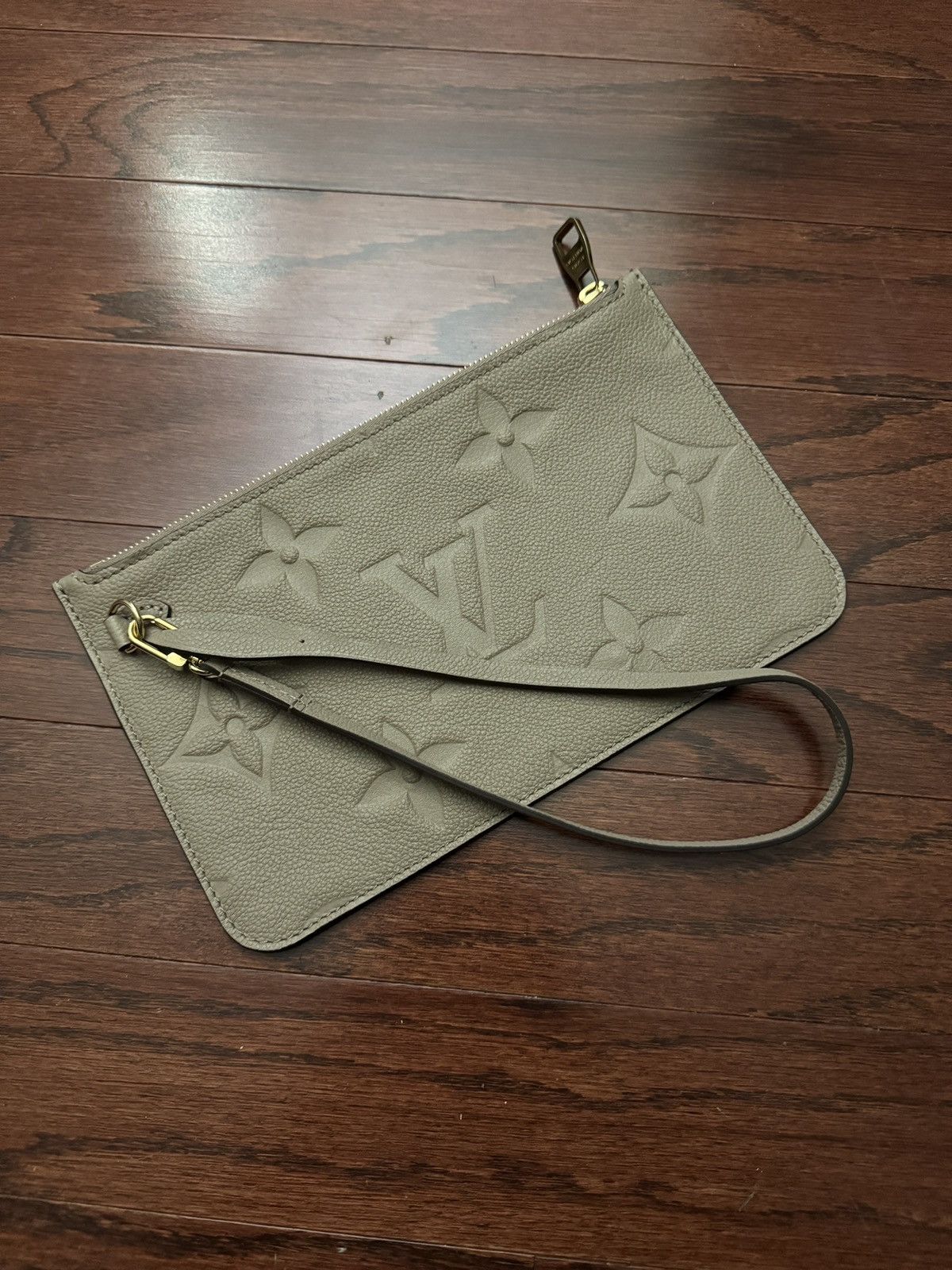 Louis Vuitton Louis Vuitton Neverfull Empreinte Pochette New Size ONE SIZE - 1 Thumbnail