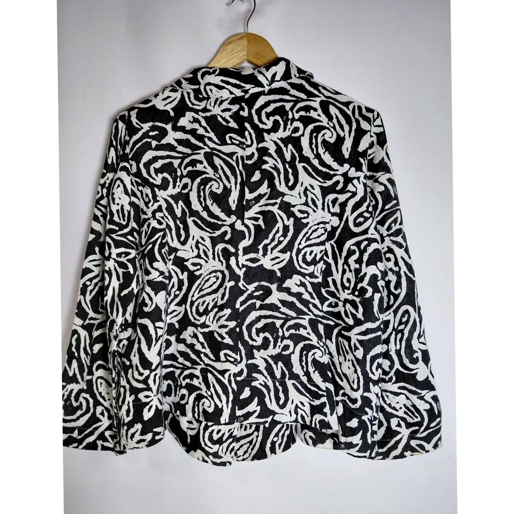 Jim Thompson Norm Thompson Jacket Black White Paisley Long Sleeve 100% Linen Size M Women Size M / US 6-8 / IT 42-44 - 2 Thumbnail