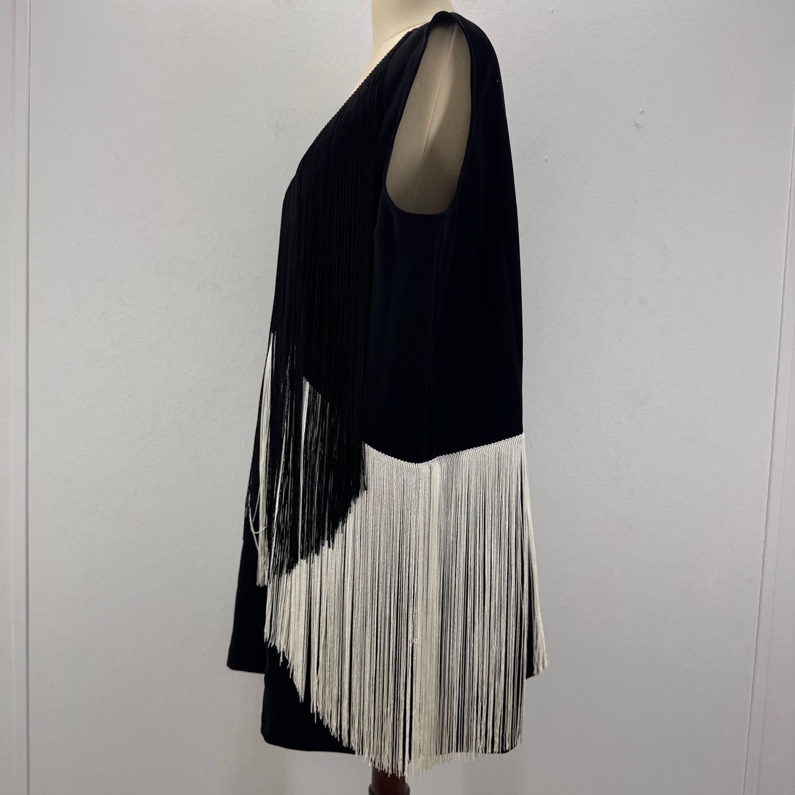 Marina Rinaldi Marina Rinaldi Basilare Fringe Black White Top sz US 18 Size XXL / US 16-18 / IT 52-54 - 3 Thumbnail