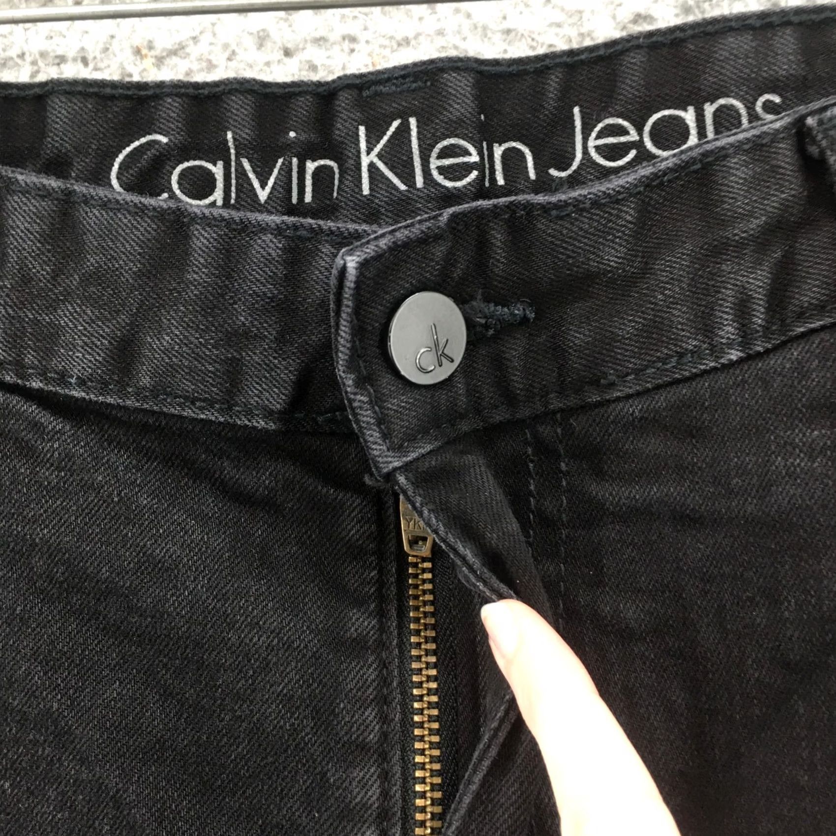 Calvin Klein Calvin Klein Straight Leg Jeans Mens 33x30 Black Cotton Blend Denim 5-Pocket Zipper Closure Slim Fit Regular Size Type: Regular Mens Size US 33 - 3 Thumbnail