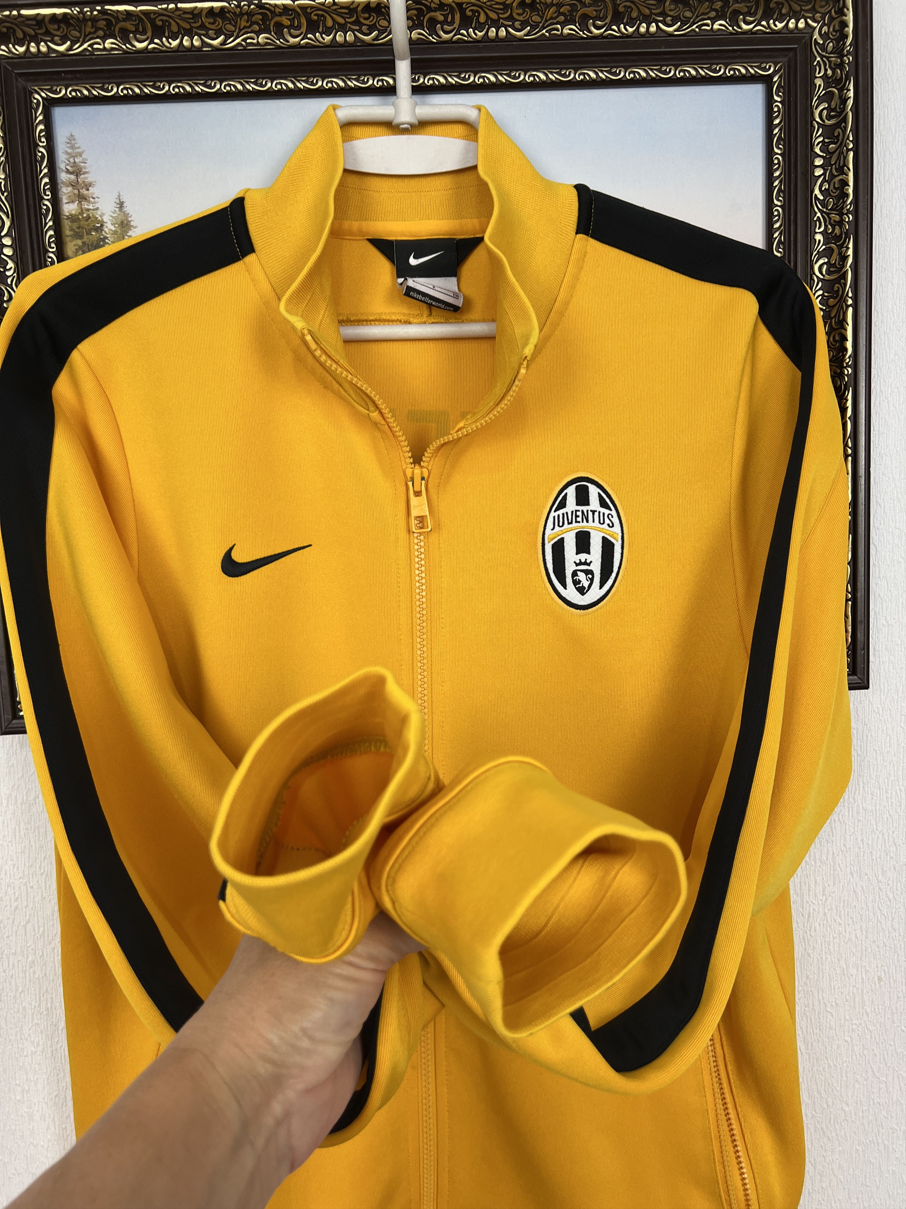 Nike Vintage Nike Juventus Football Jacket Soccer Track Top Mens Size US S / EU 44-46 / 1 - 6 Thumbnail